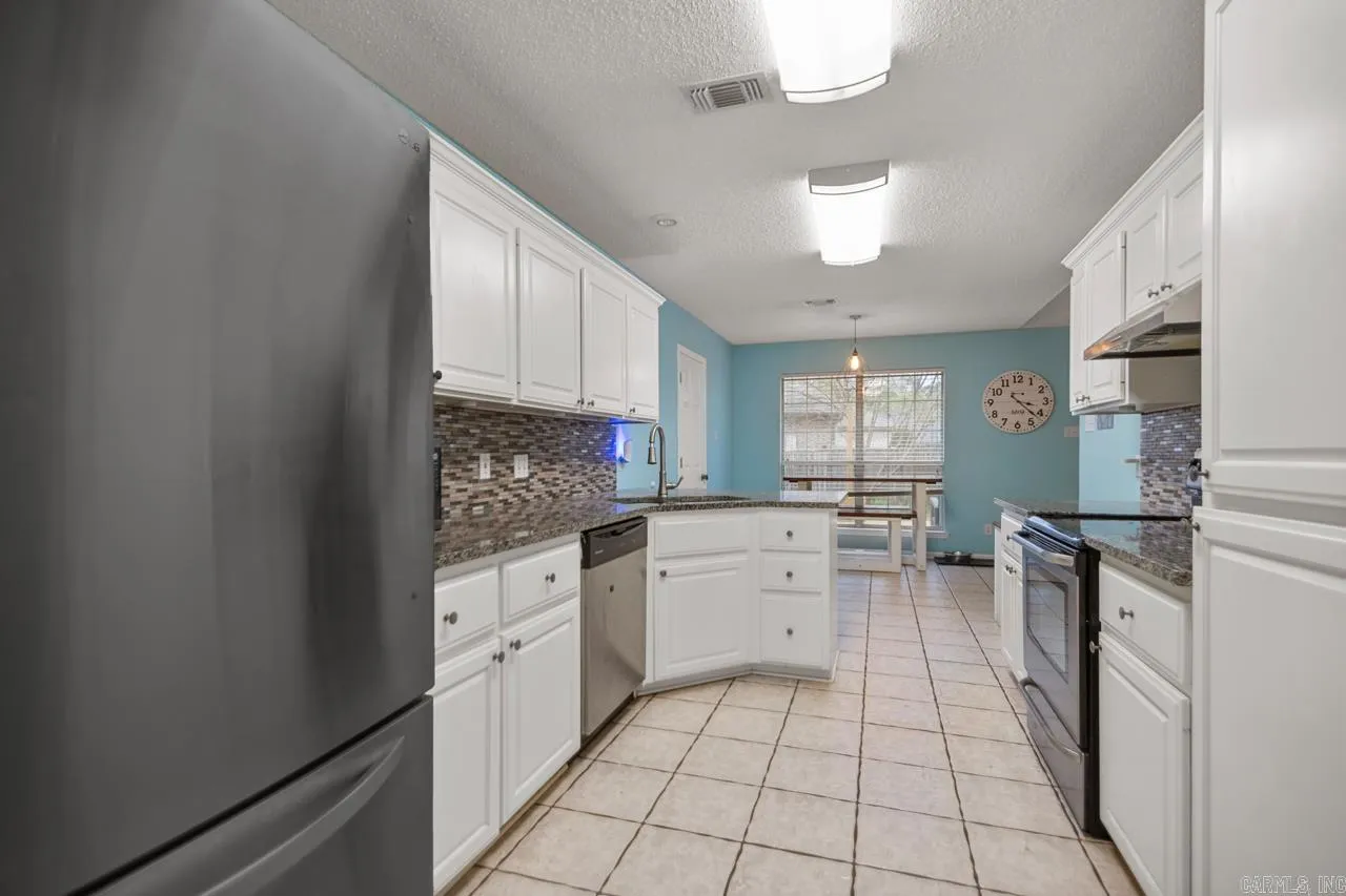Property at 1905  Calhoun - Image 15