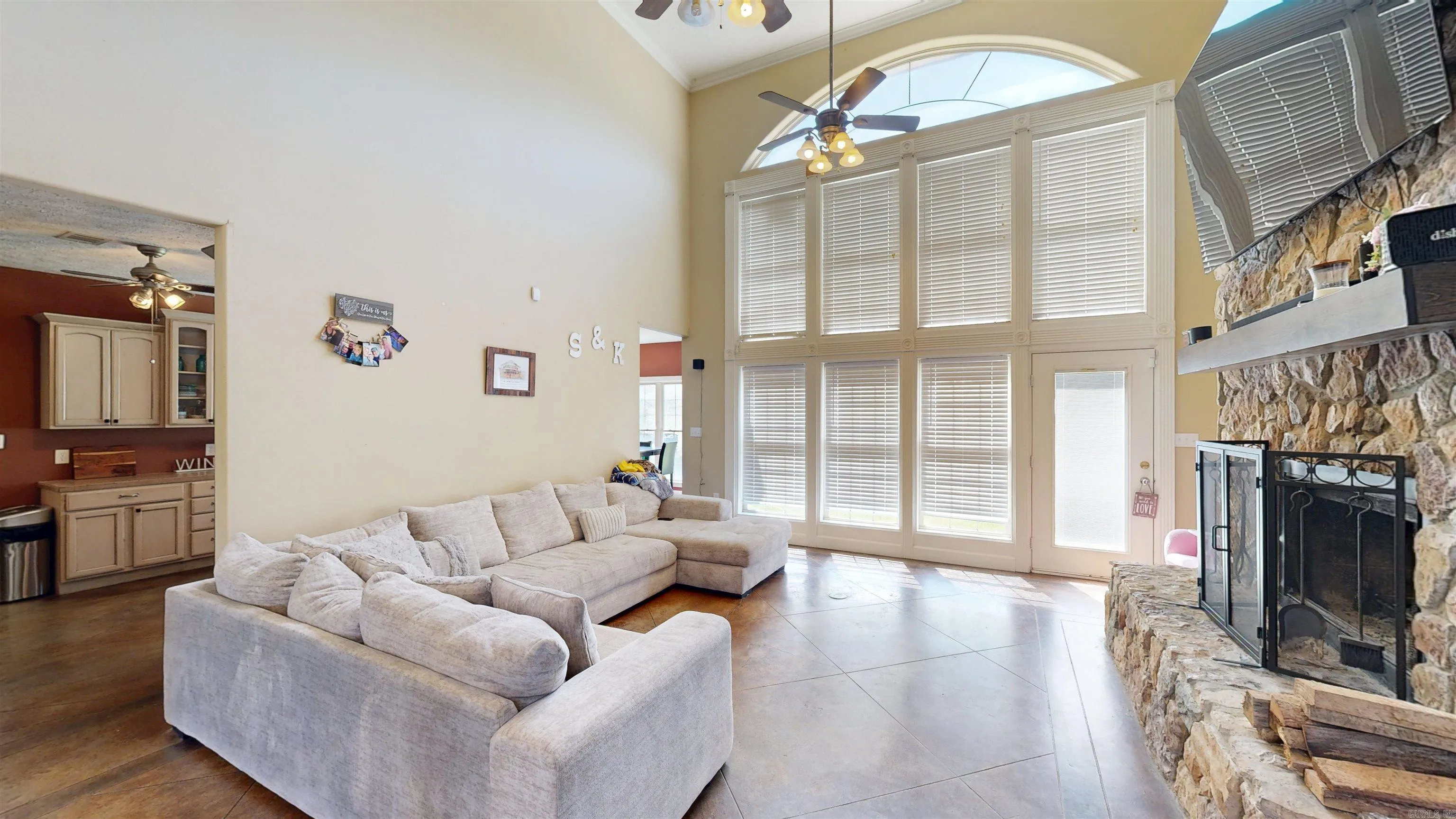 Property at 130  Blue diamond - Image 4