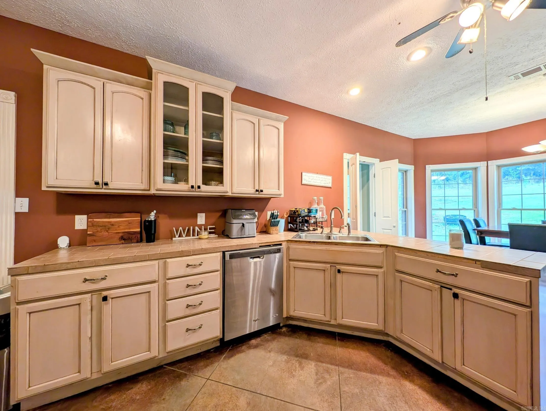 Property at 130  Blue diamond - Image 16