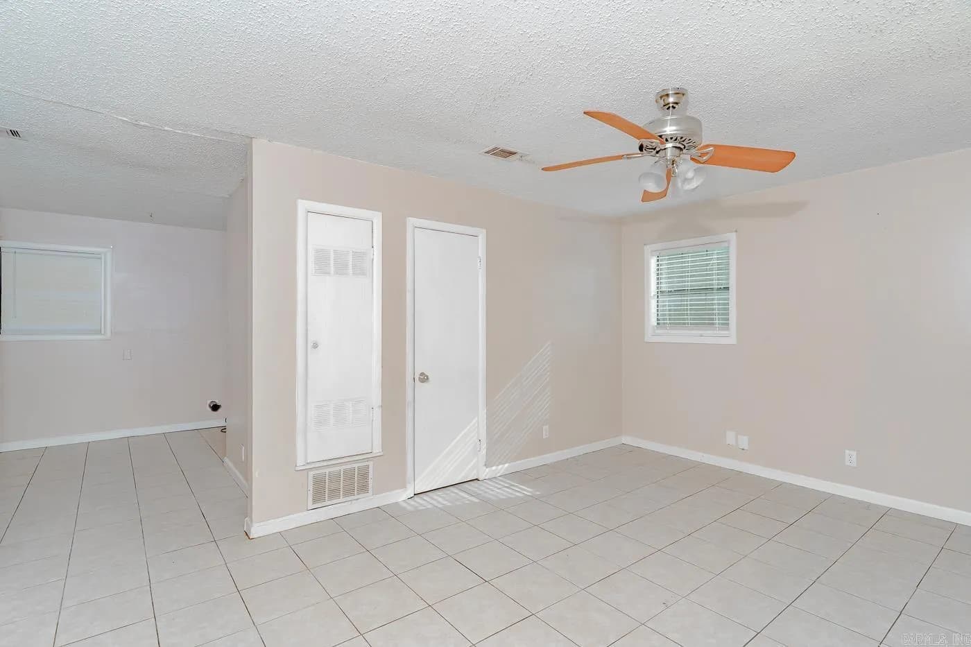 Property at 3212  Meador - Image 9