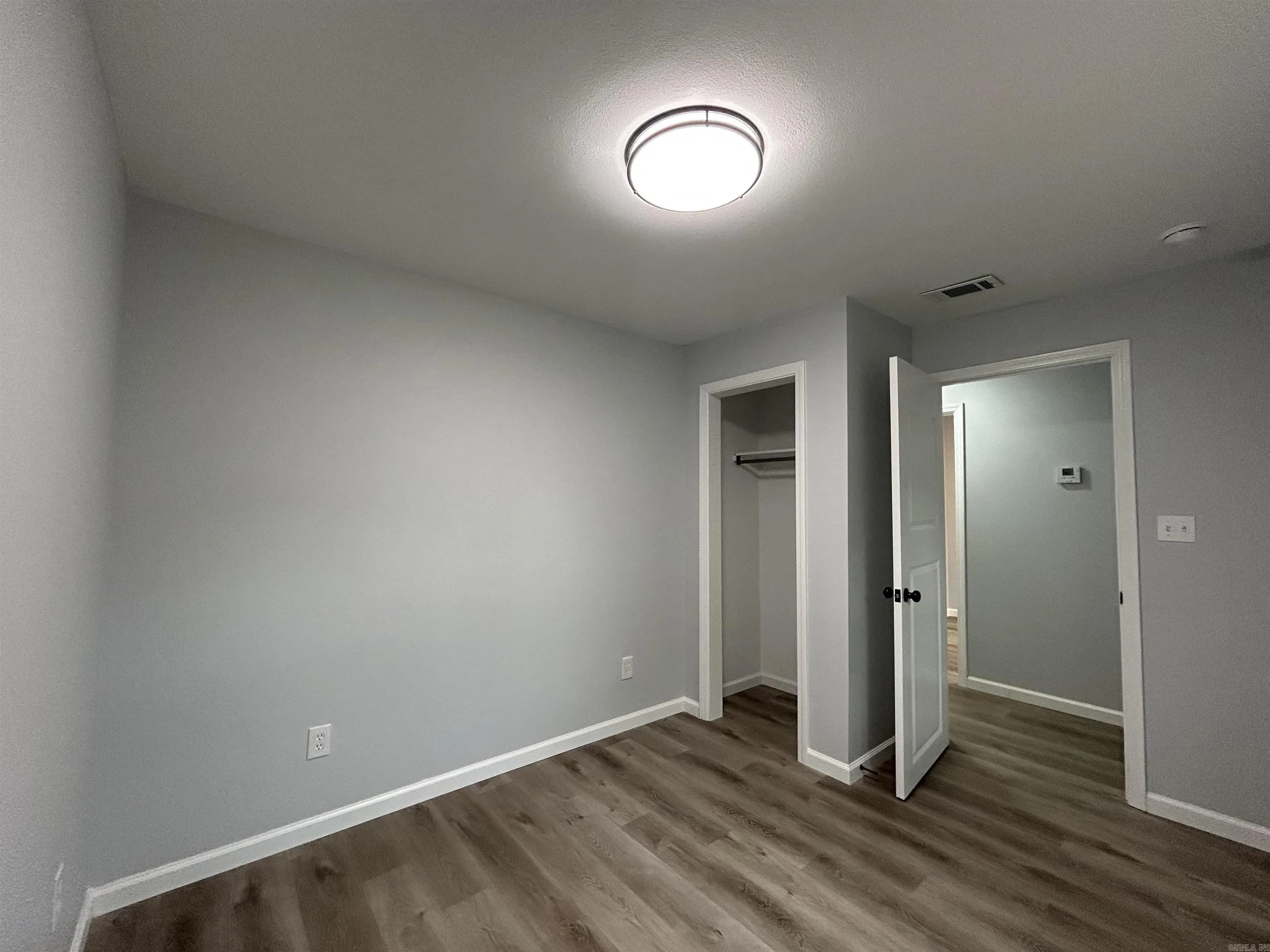 Property at 510 E Drilling - Image 15