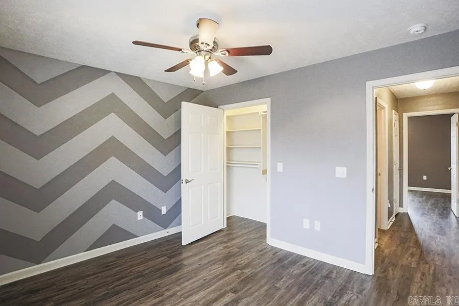 Property at 2835  Makenzie - Image 30