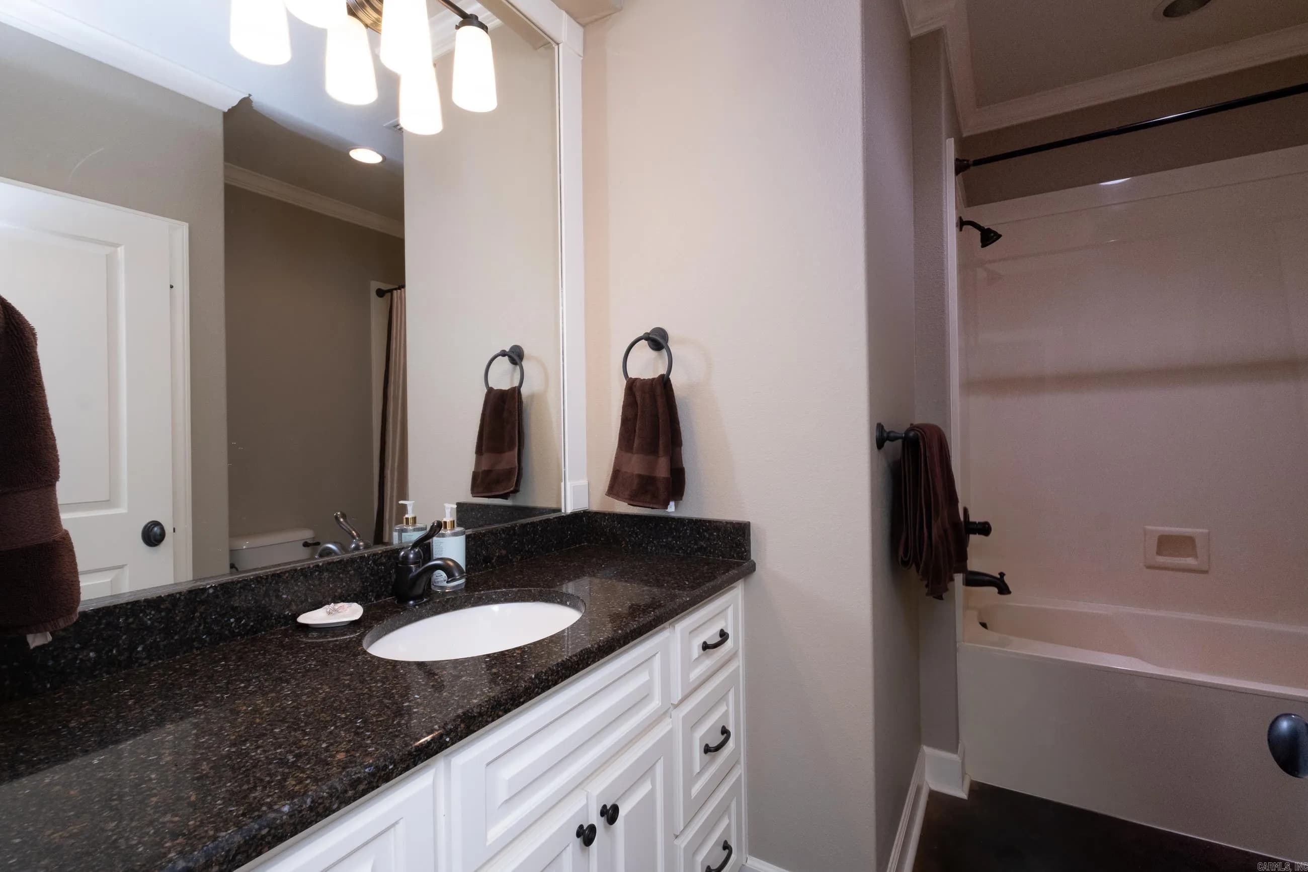 Property at 6  Tory - Image 39