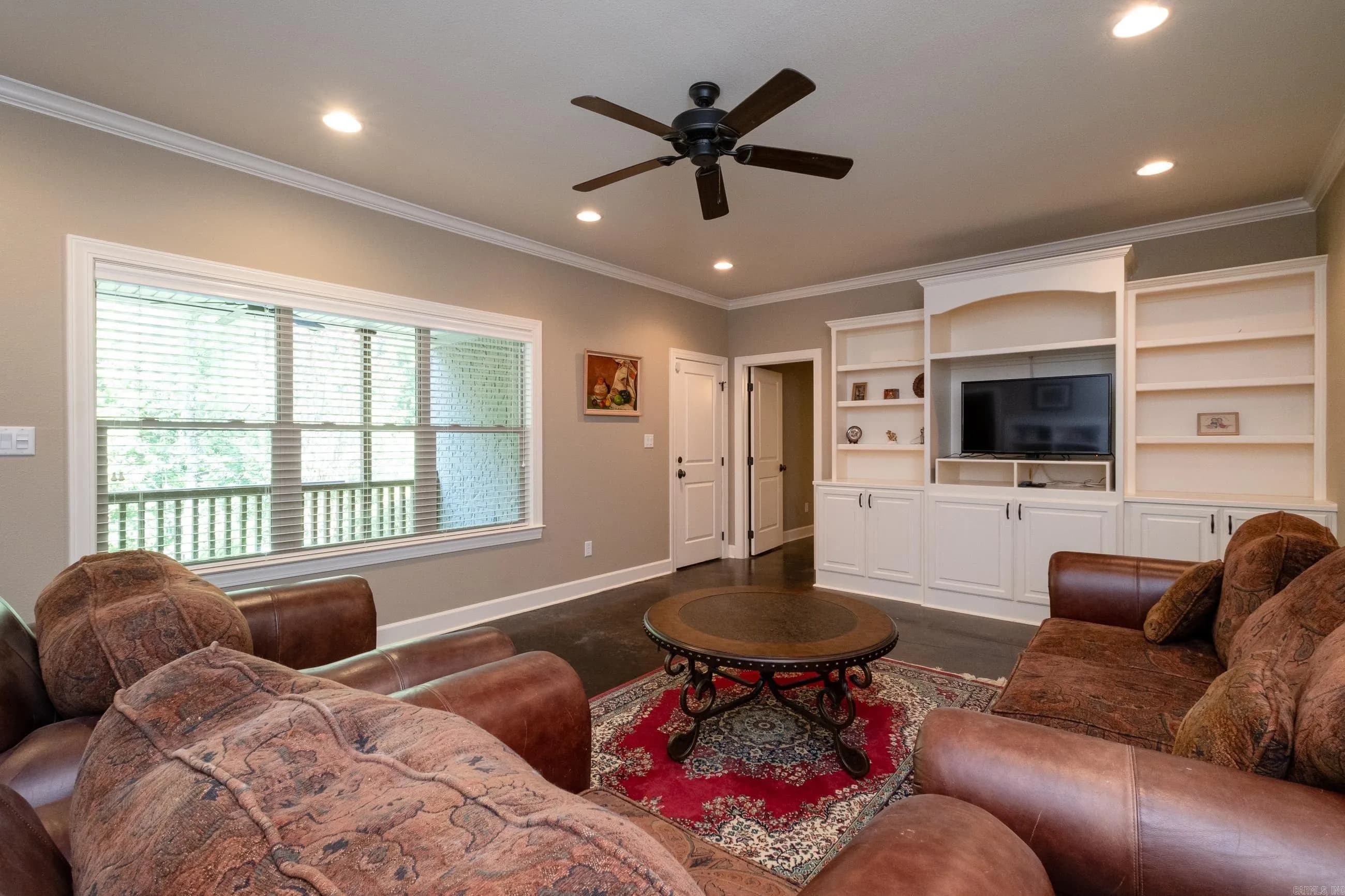 Property at 6  Tory - Image 36