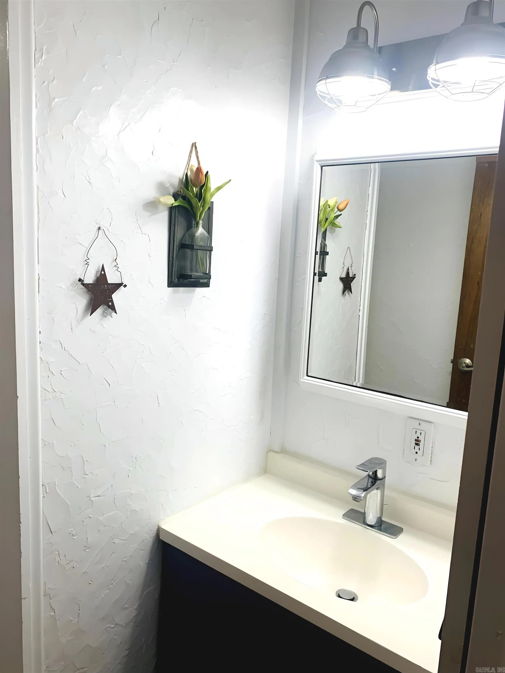 Property at 210  Omaha dr. - Image 30