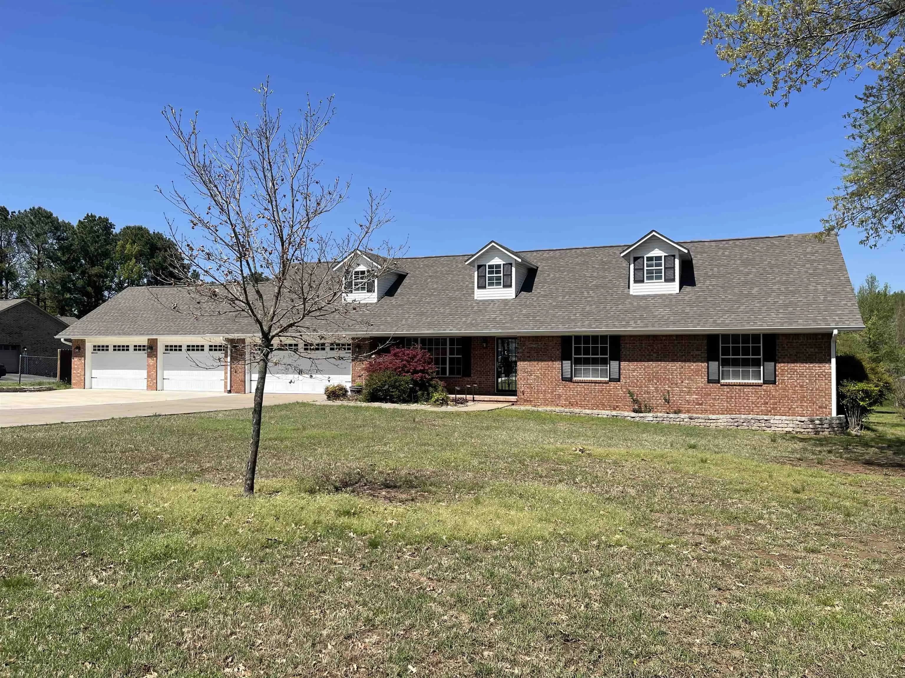 Property at 20  Shamrock - Image 2