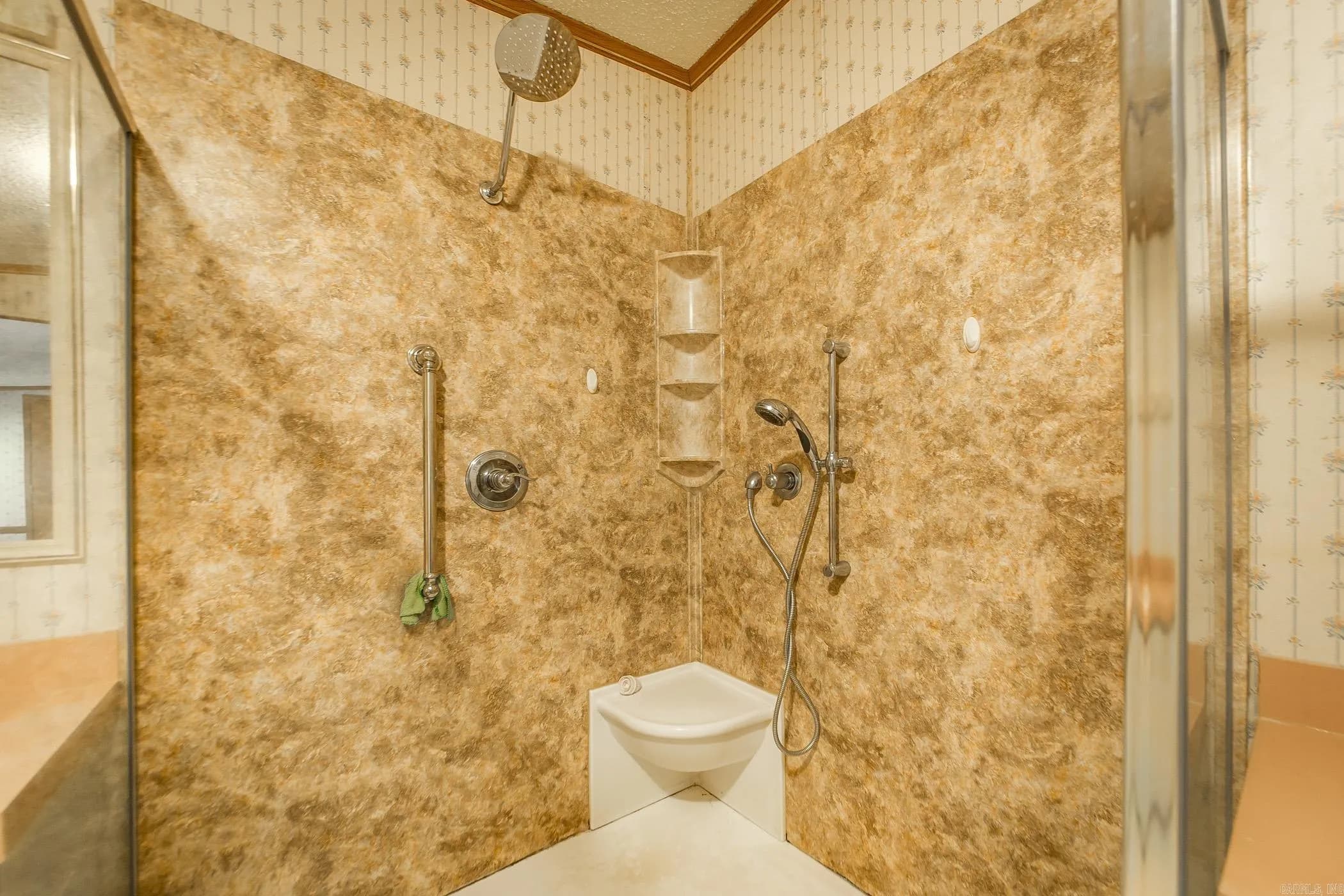 Property at 238 W Lingo - Image 24