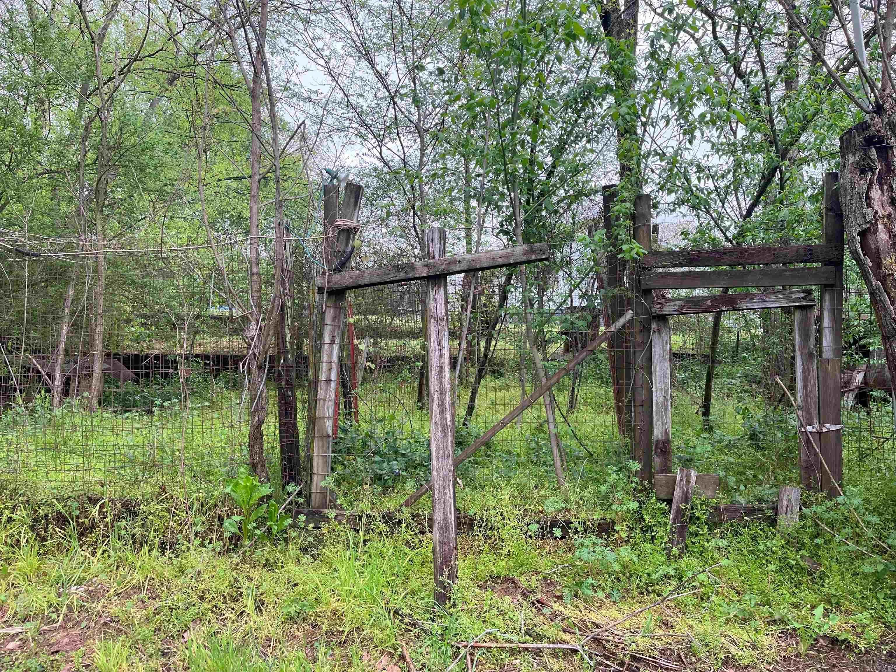 Property at 105  Eddiemee - Image 36