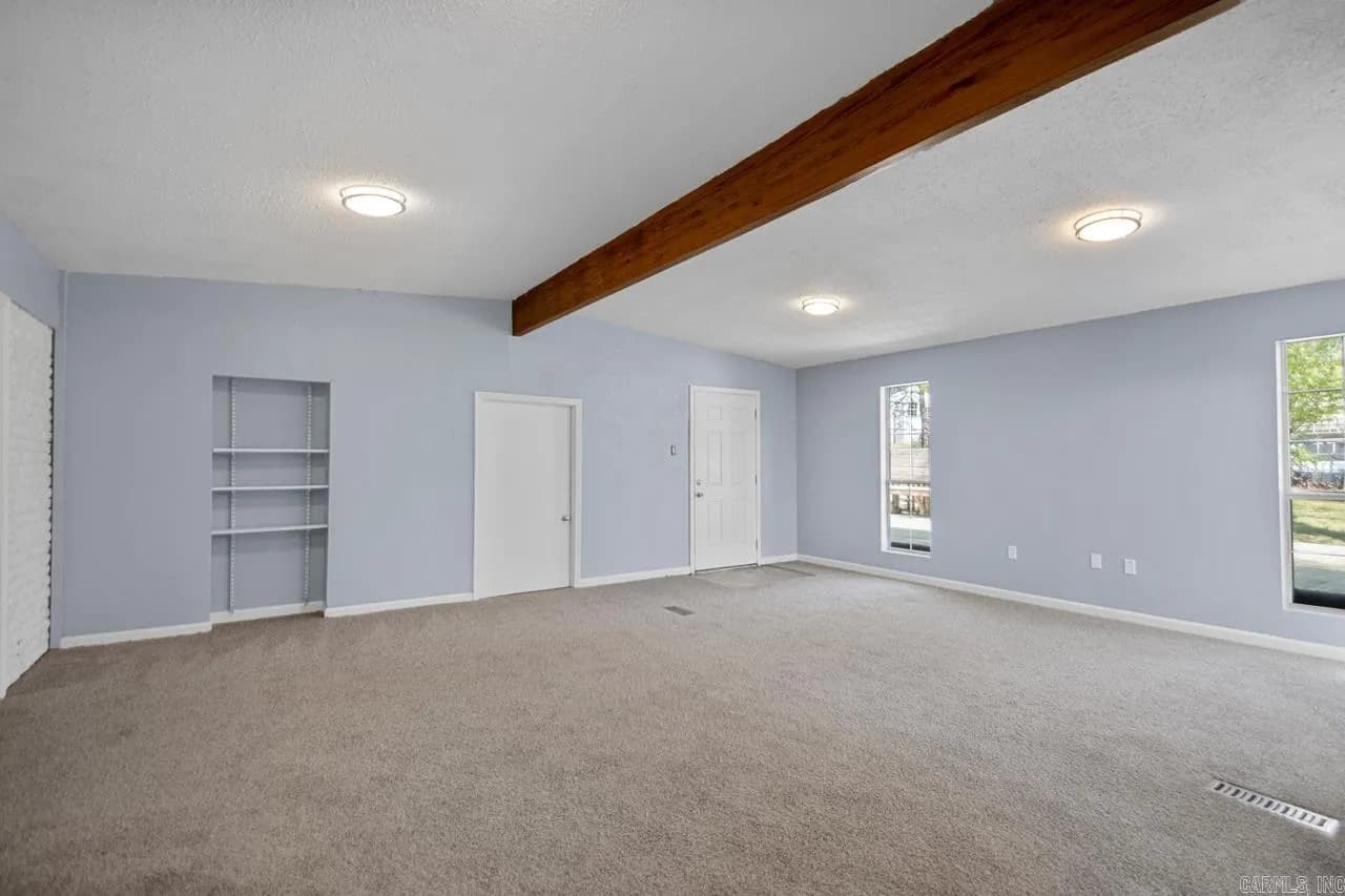 Property at 819 W 55th - Image 19