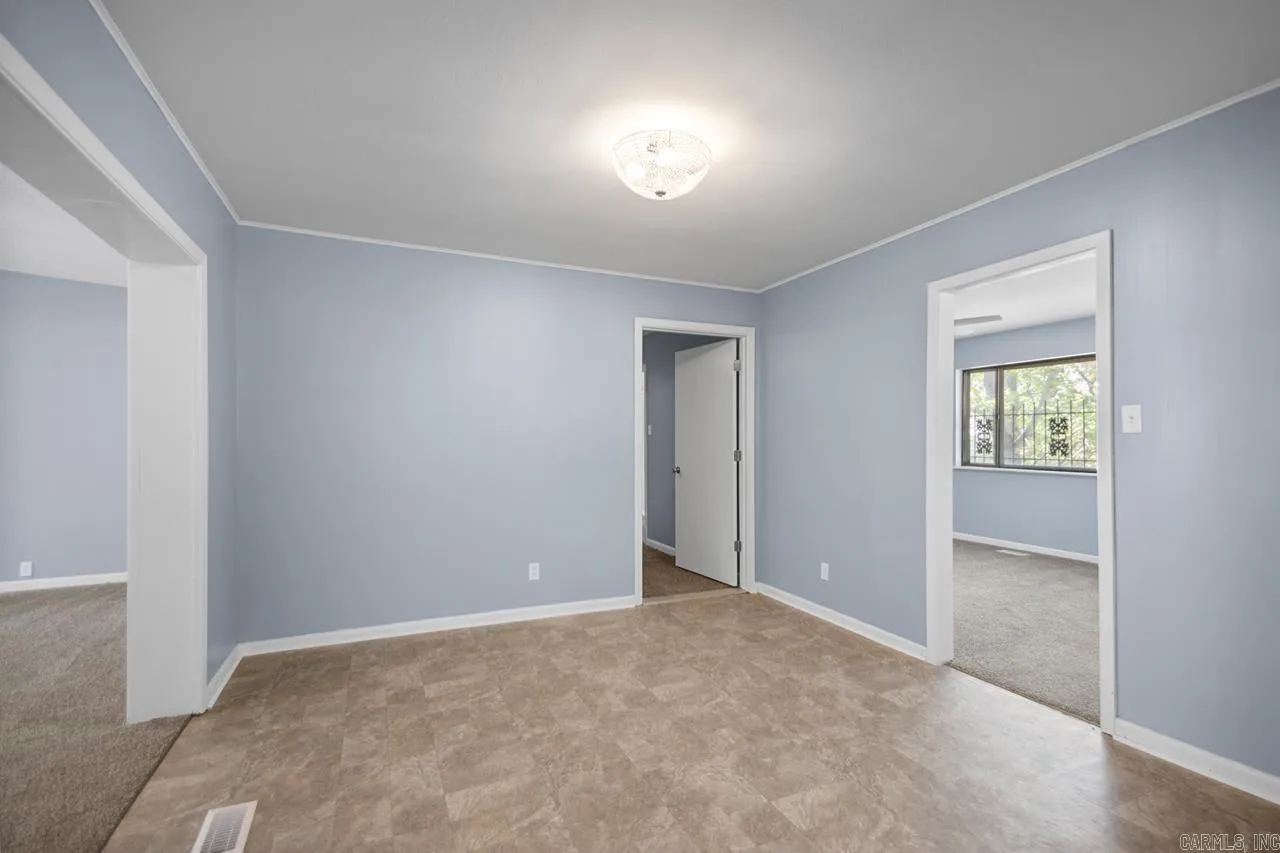 Property at 819 W 55th - Image 14