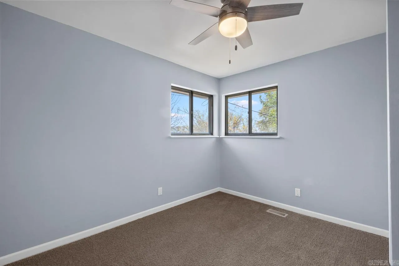 Property at 819 W 55th - Image 27