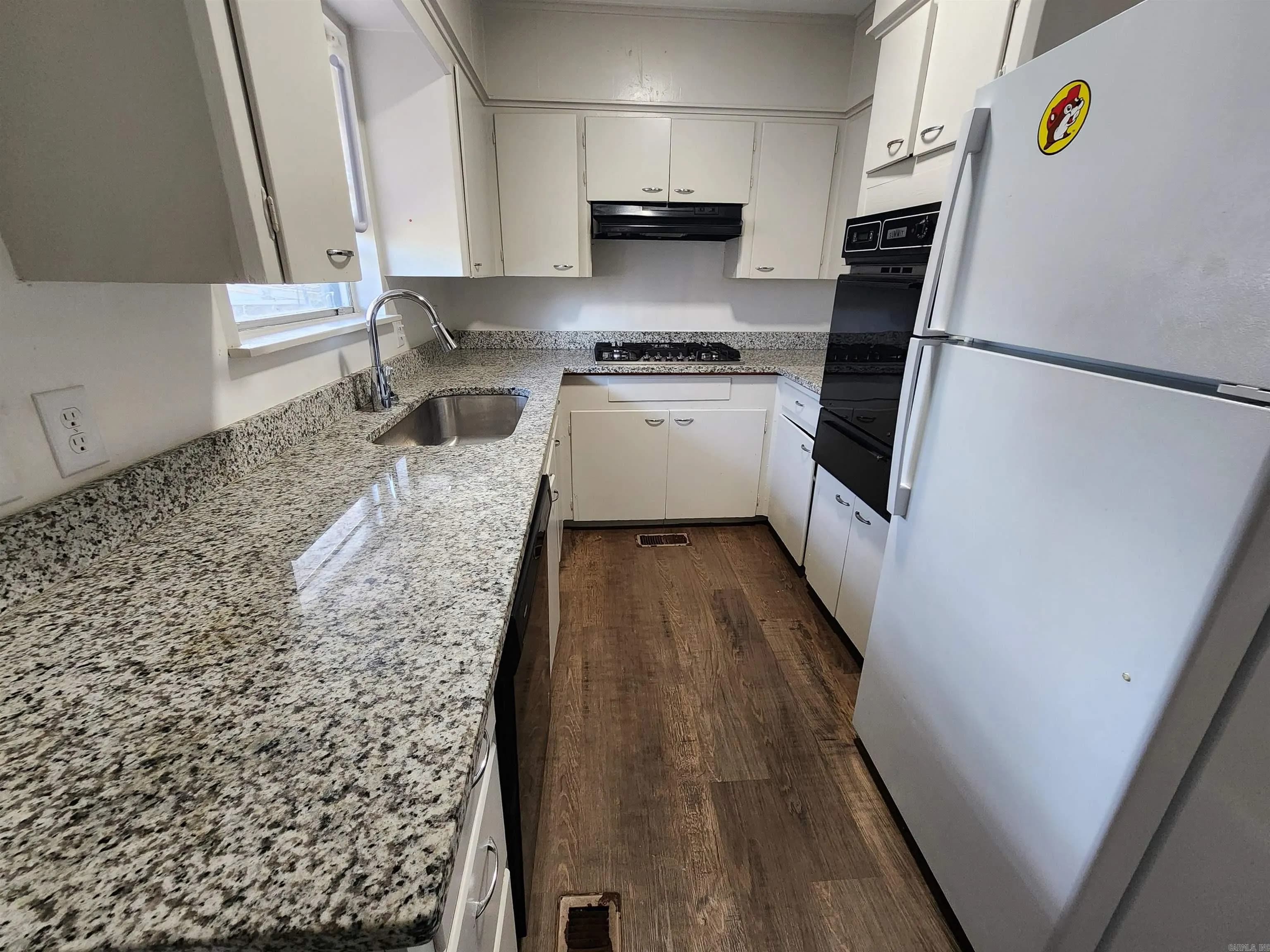 Property at 4  La vista - Image 3