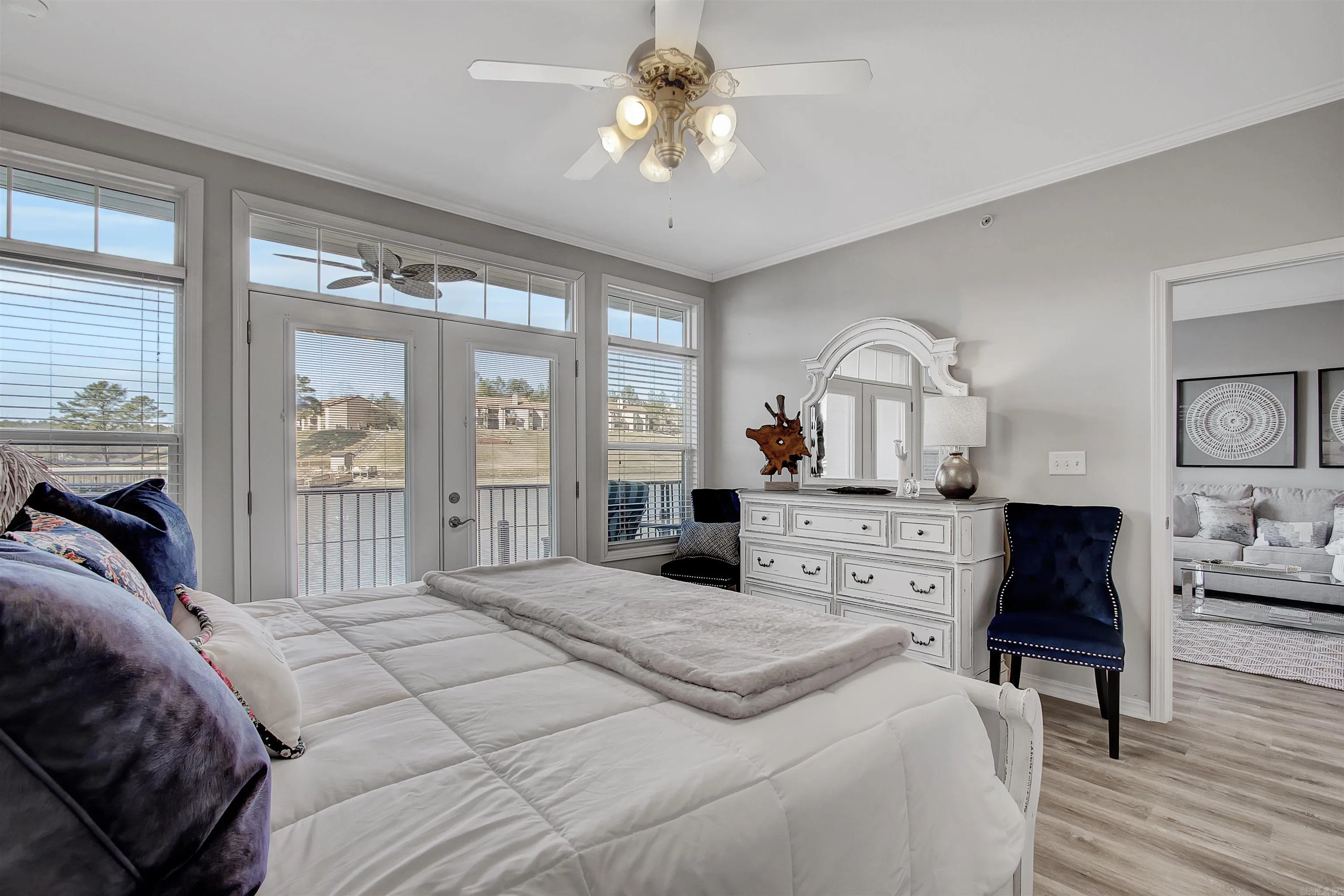 Property at 532  Grand point, C1 - Image 26