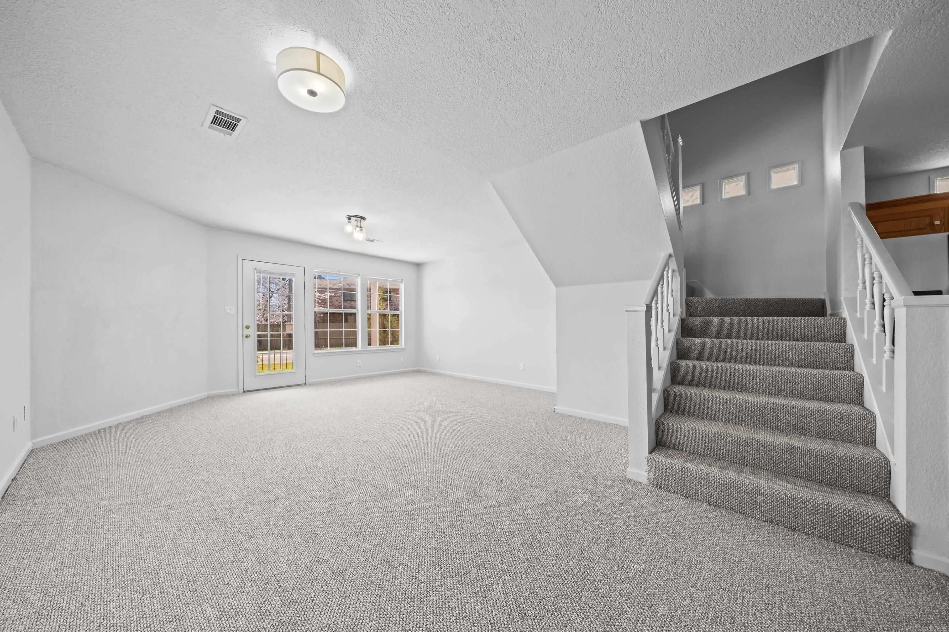 Property at 110  Lake pointe - Image 11