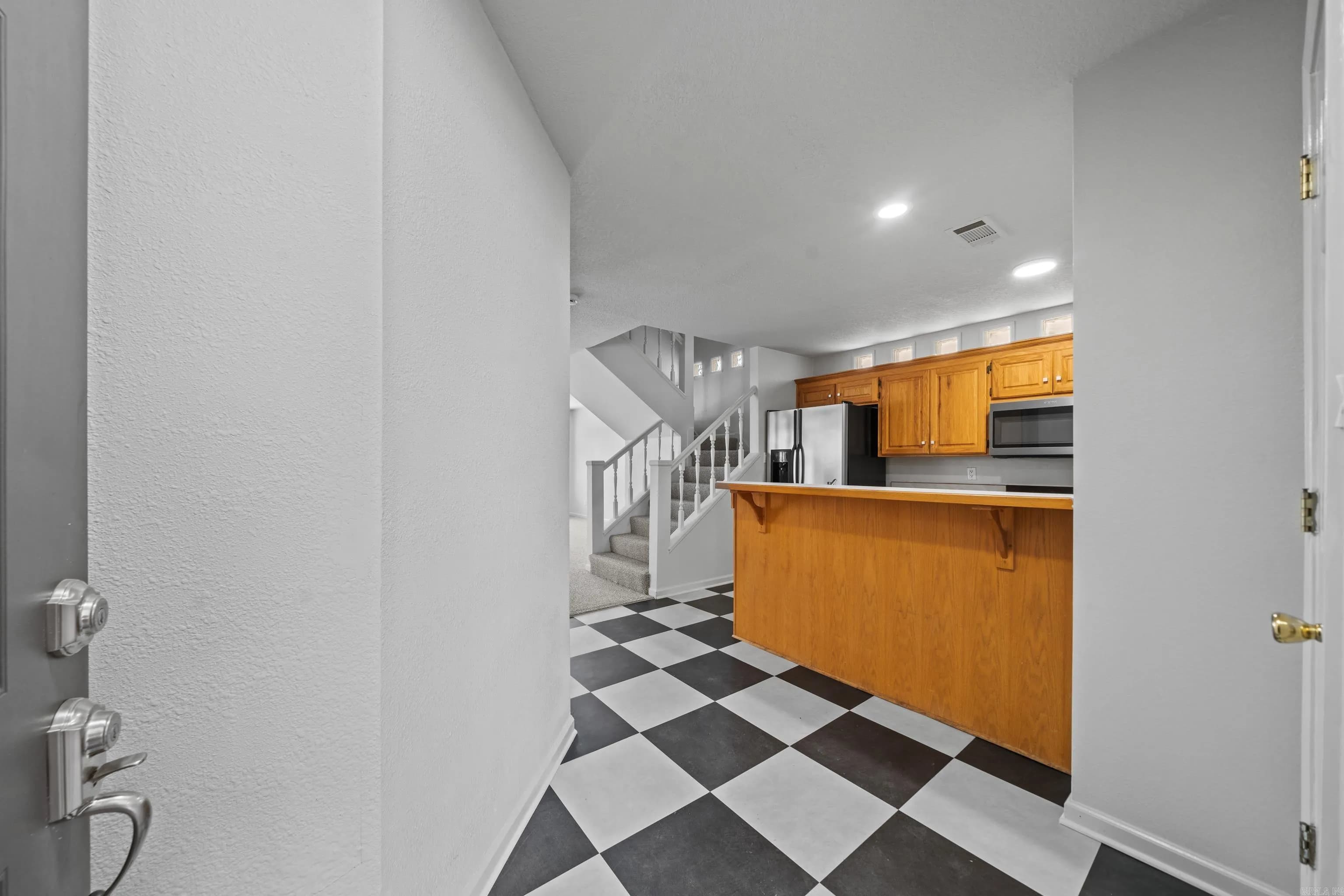Property at 110  Lake pointe - Image 4
