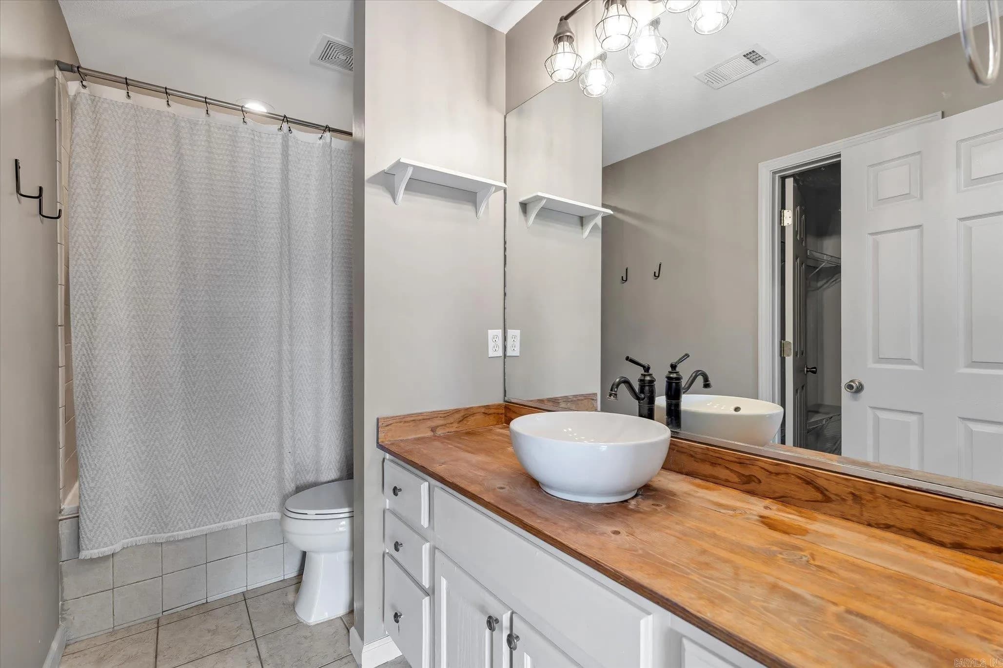 Property at 4601  Gregory cove - Image 24