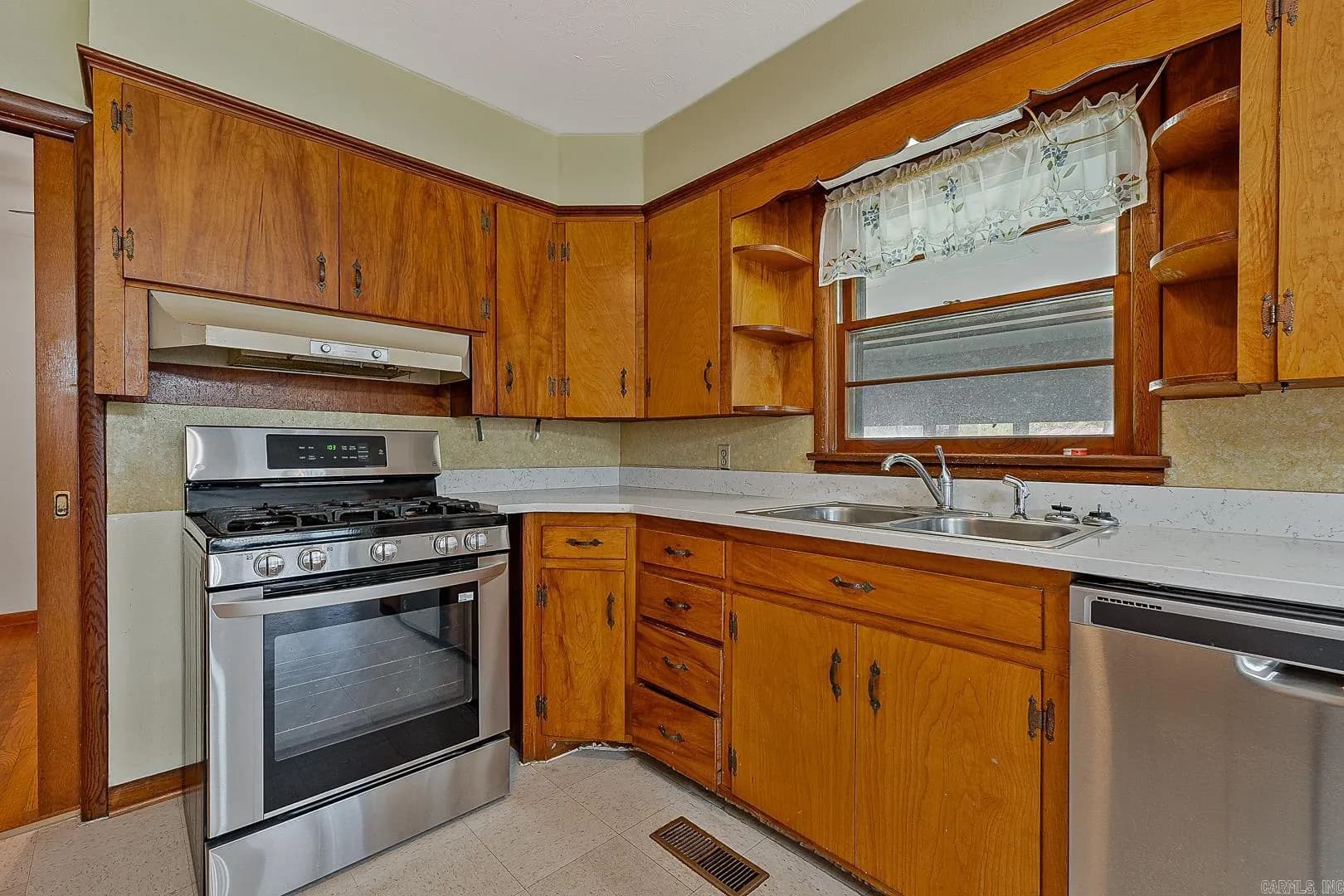 Property at 2812 N Church - Image 12