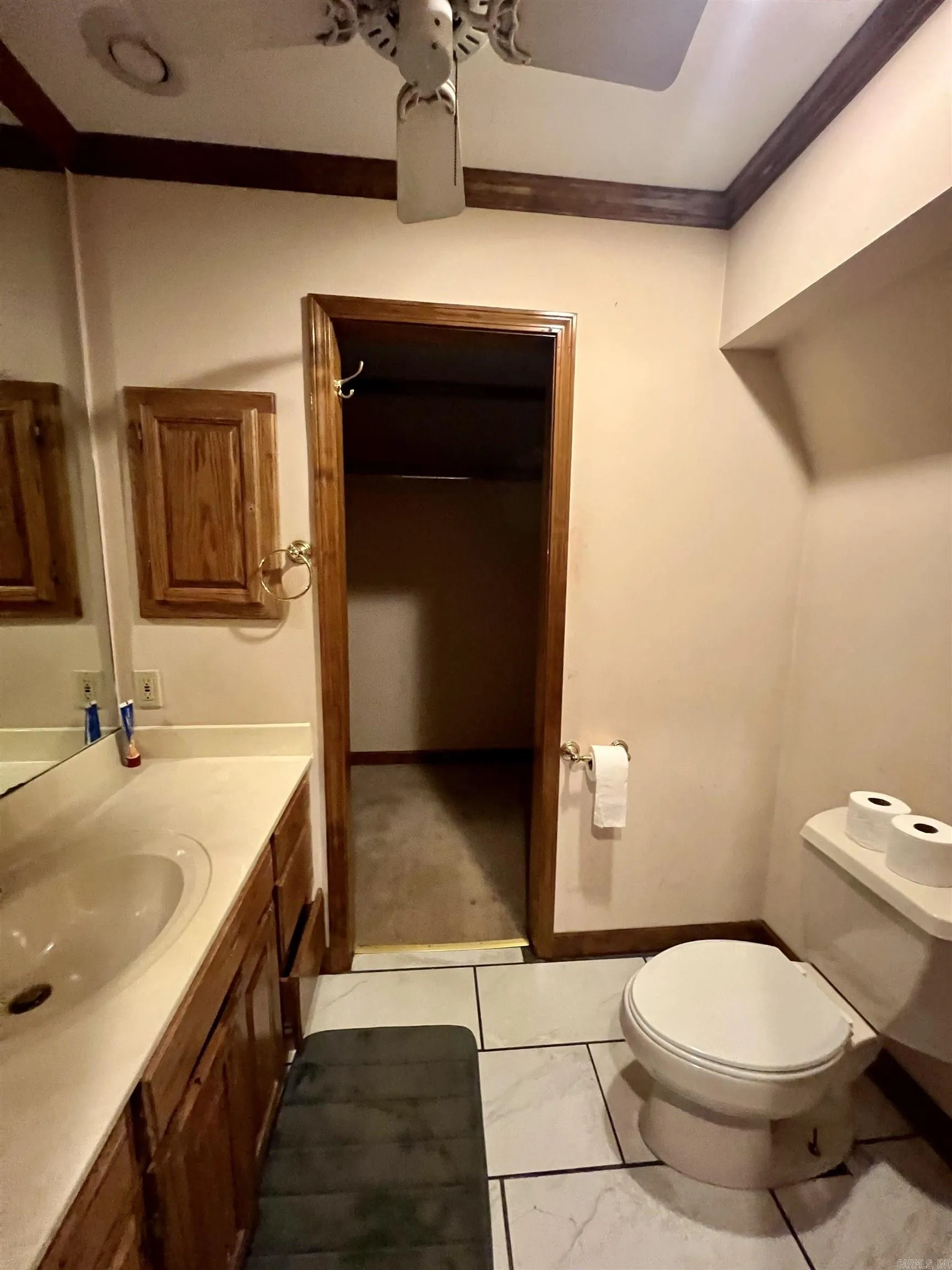 Property at 3219 W Dixon - Image 9