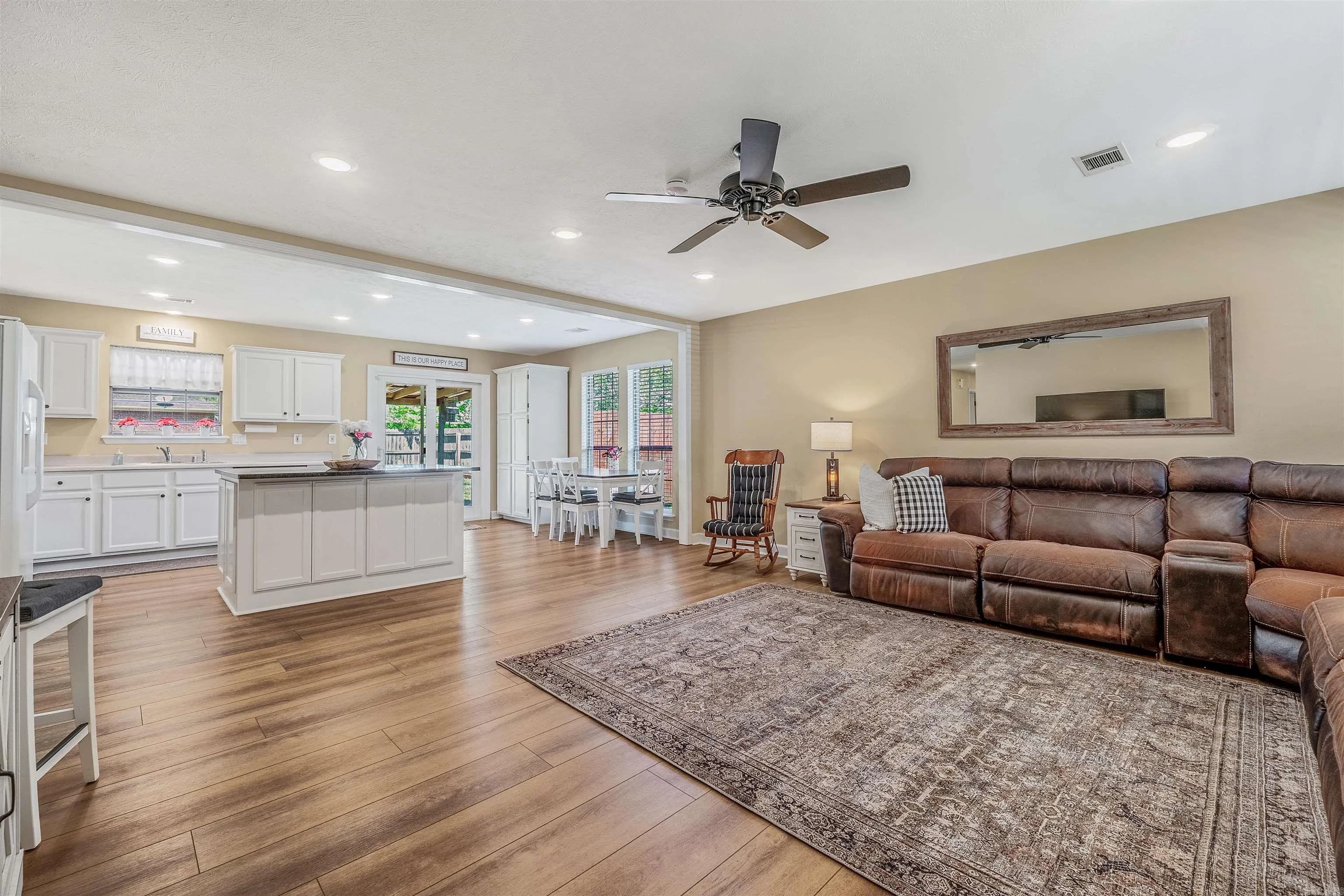 Property at 83  Donna kay dr. - Image 11