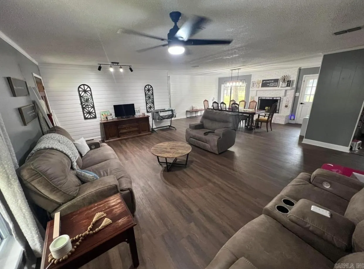 Property at 2020  Walnut - Image 6