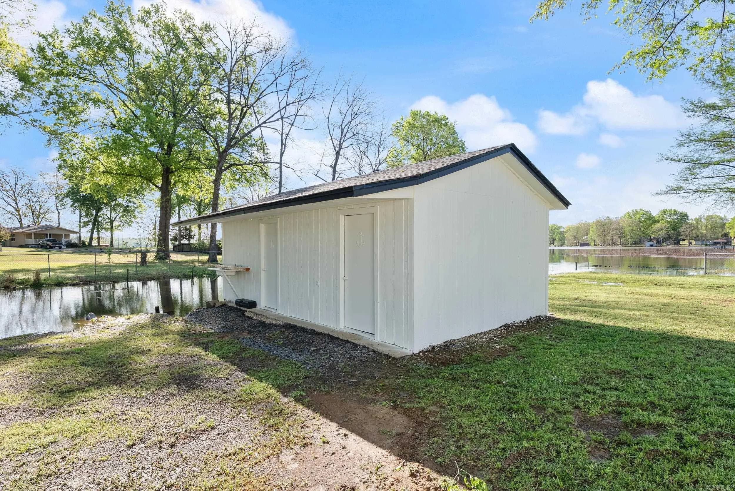 Property at 40  Roberts - Image 33