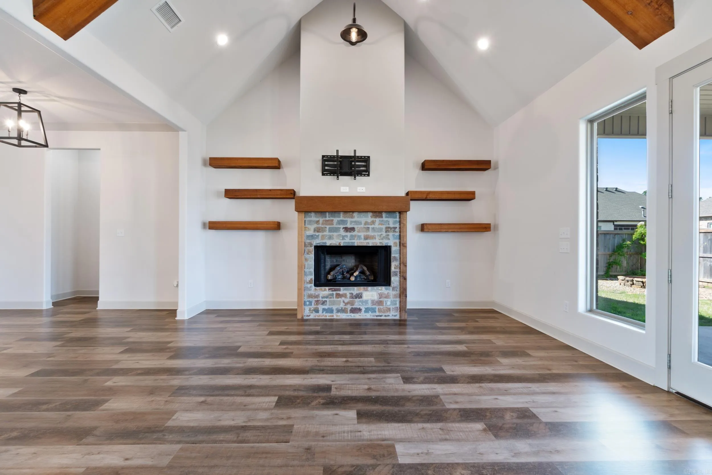 Property at 106  Natural - Image 13