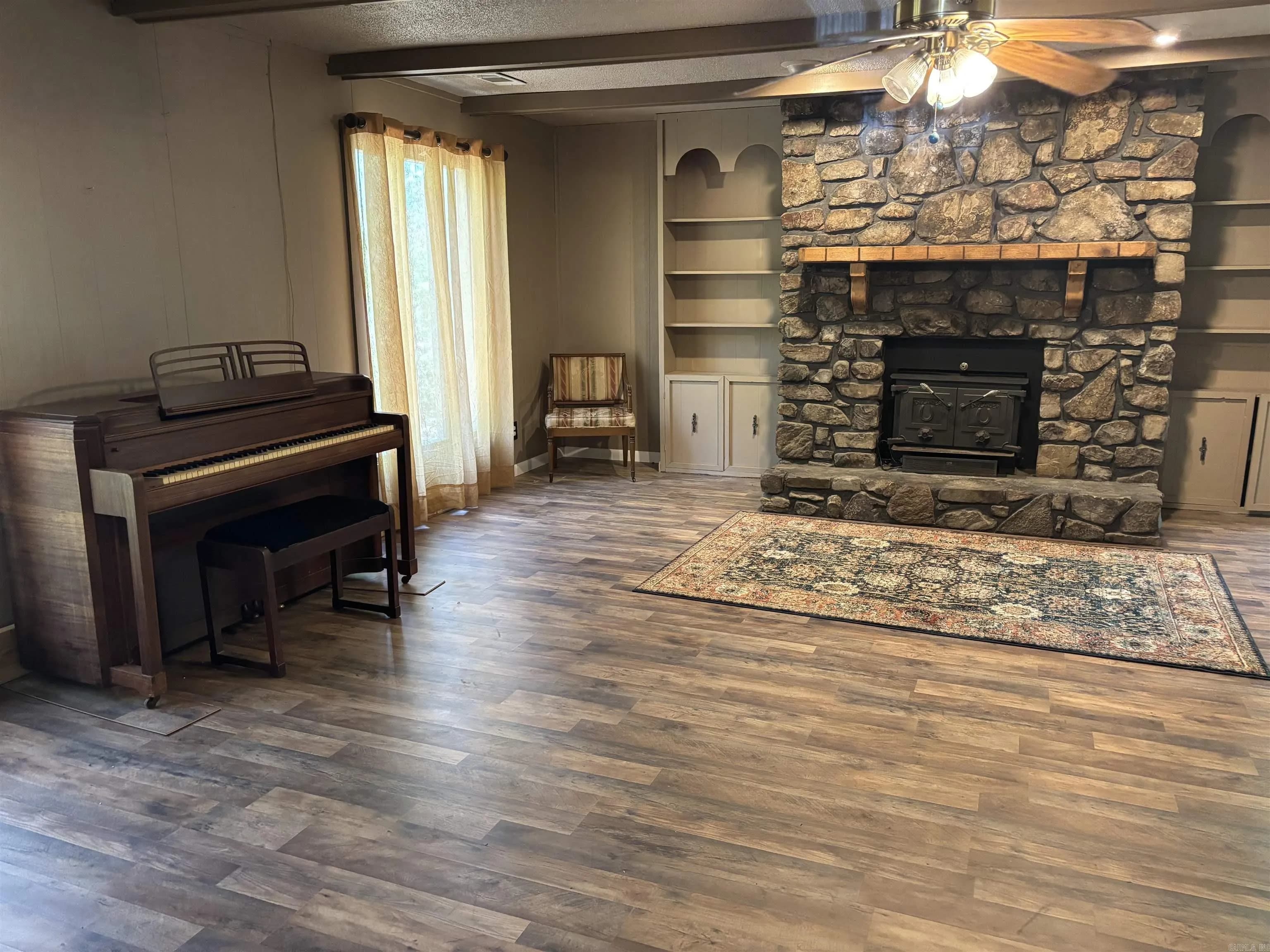 Property at 2218  Pleasure - Image 11