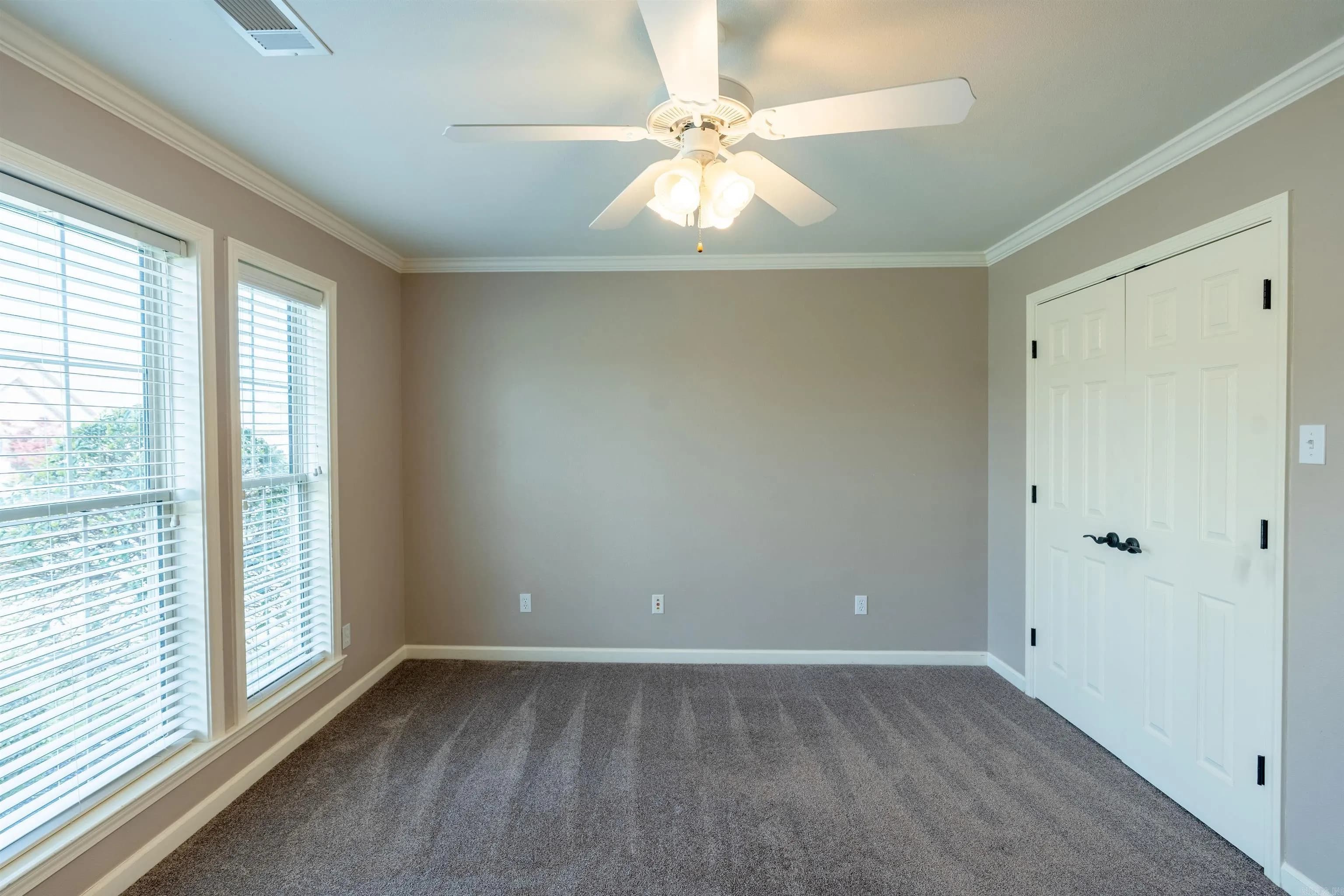Property at 408  Crain - Image 21