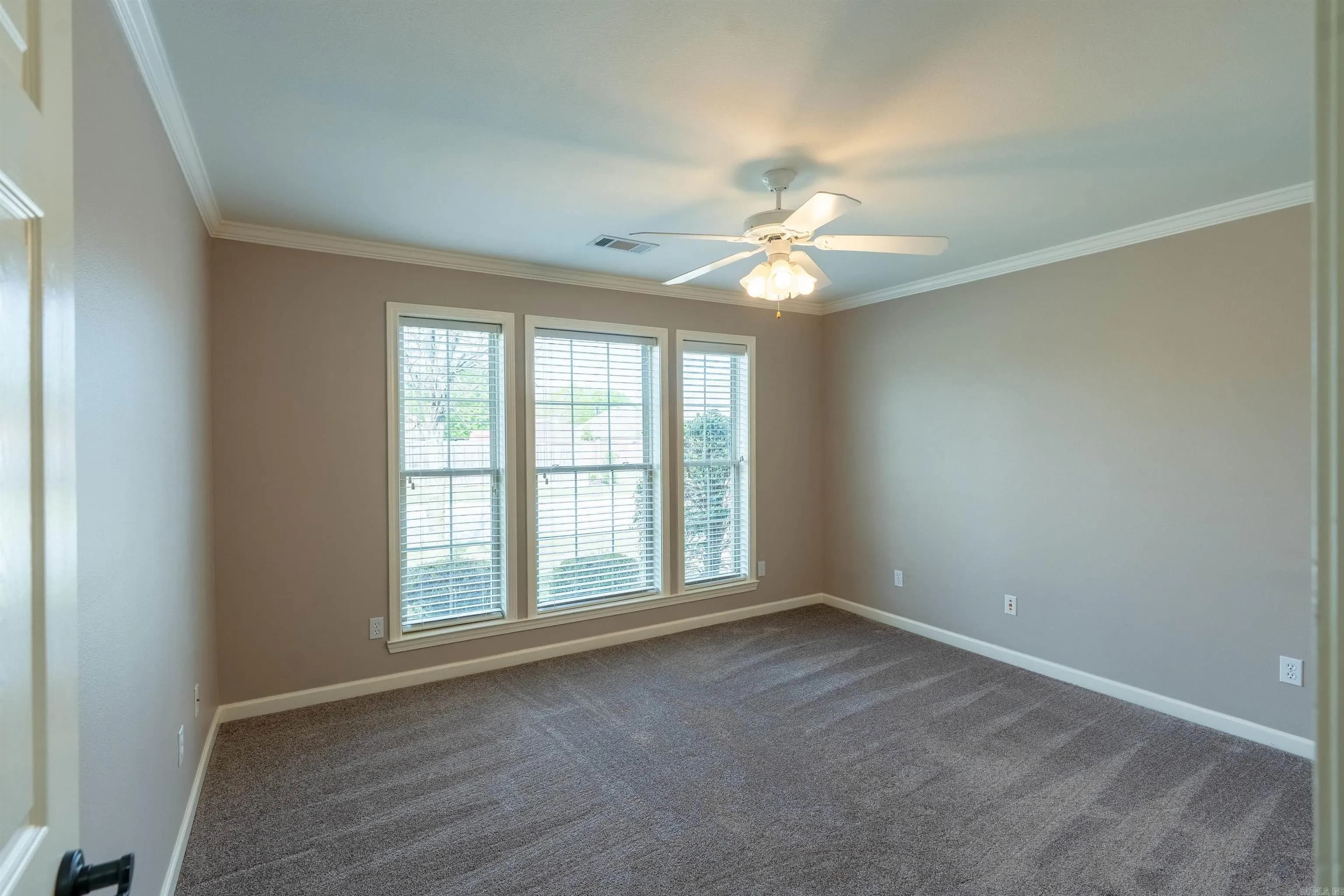 Property at 408  Crain - Image 29