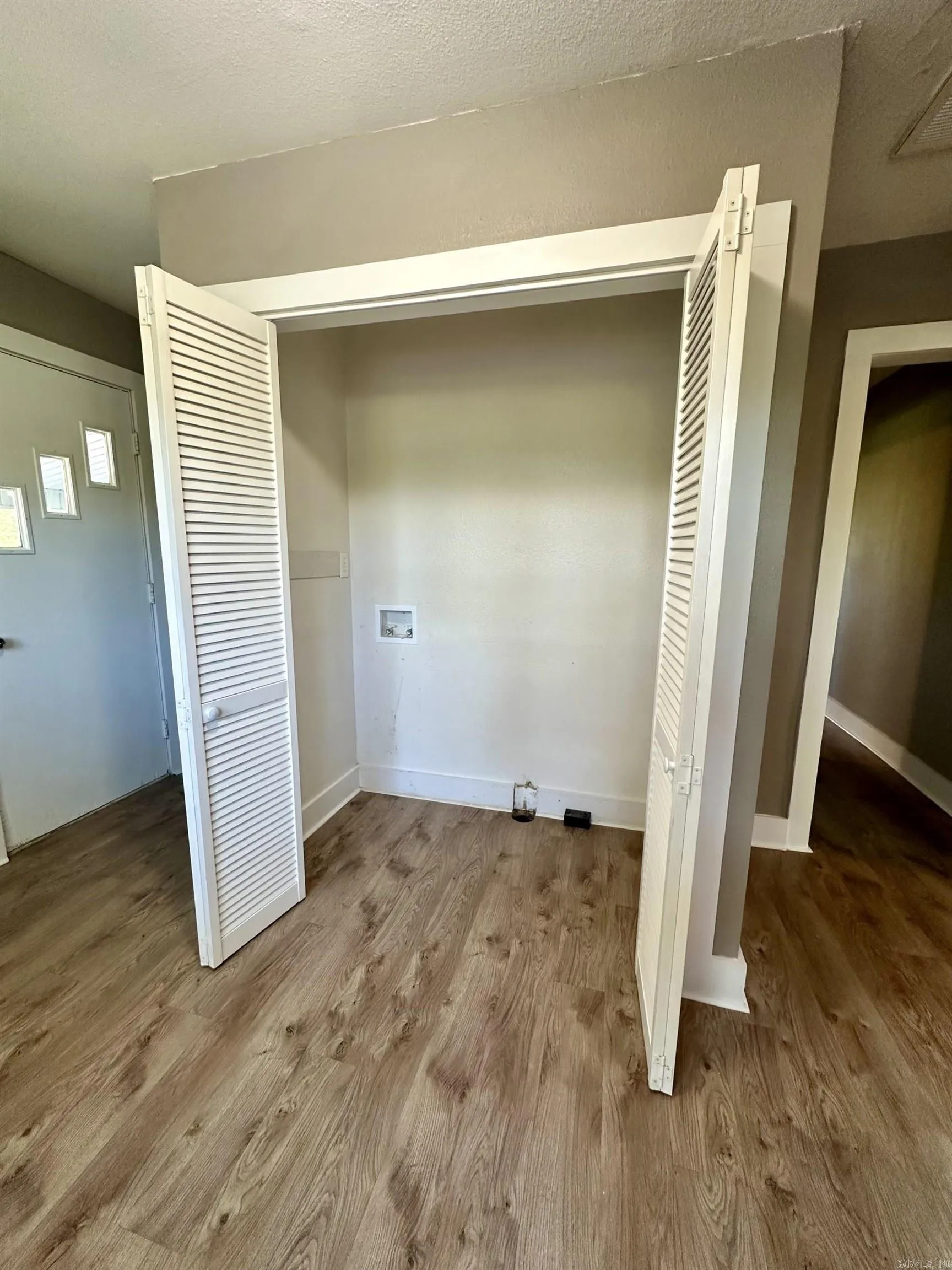 Property at 997  Gifford - Image 8