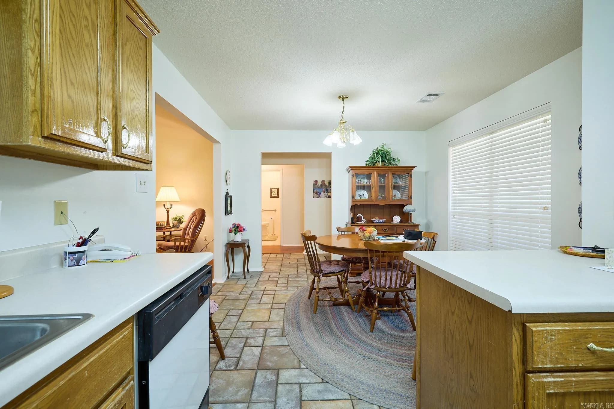 Property at 914  Amy circle - Image 6