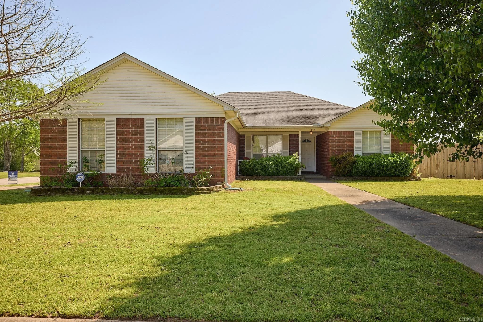 Property at 914  Amy circle - Image 1