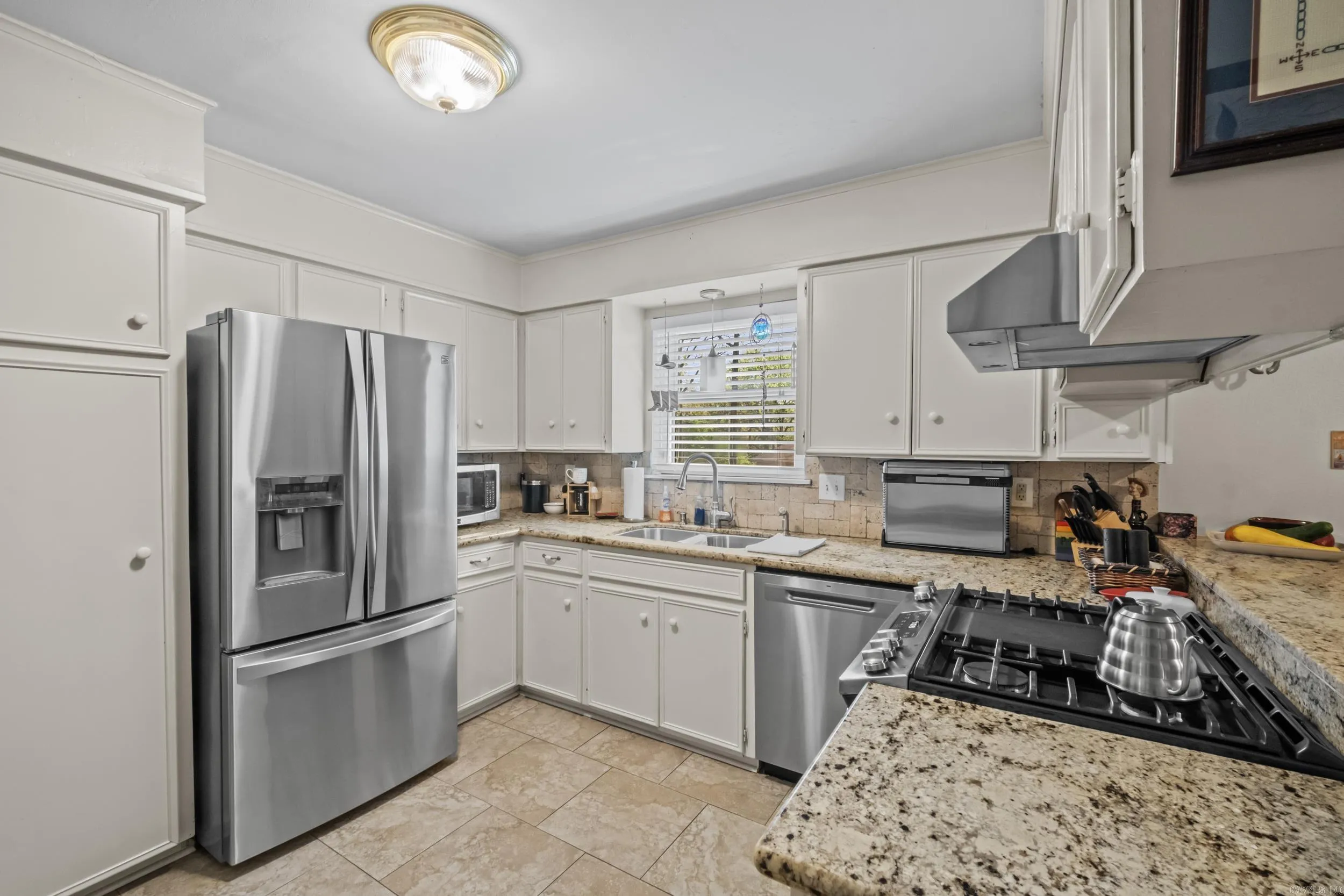 Property at 516  Windhill - Image 9