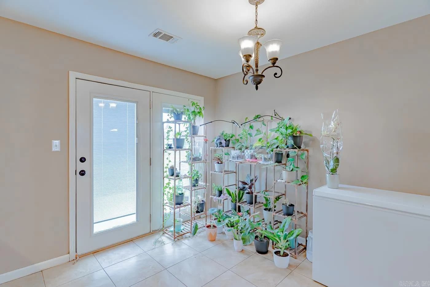 Property at 224  Lindsey - Image 15