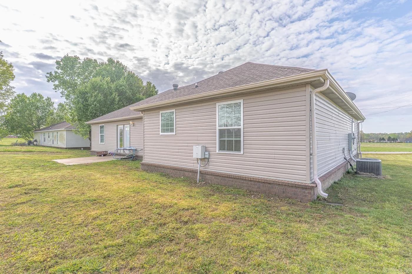 Property at 224  Lindsey - Image 29