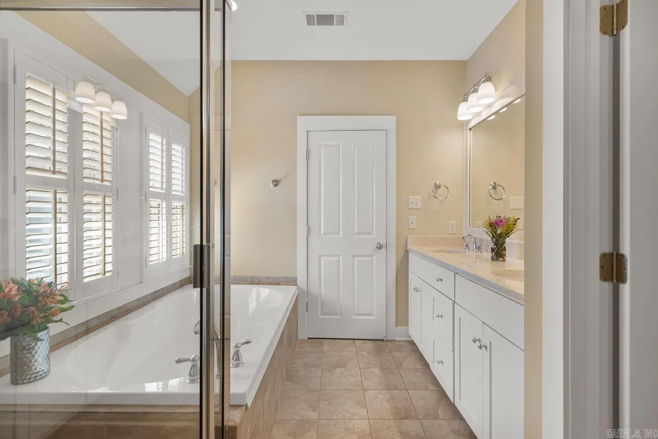Property at 1040  Reynolds - Image 38