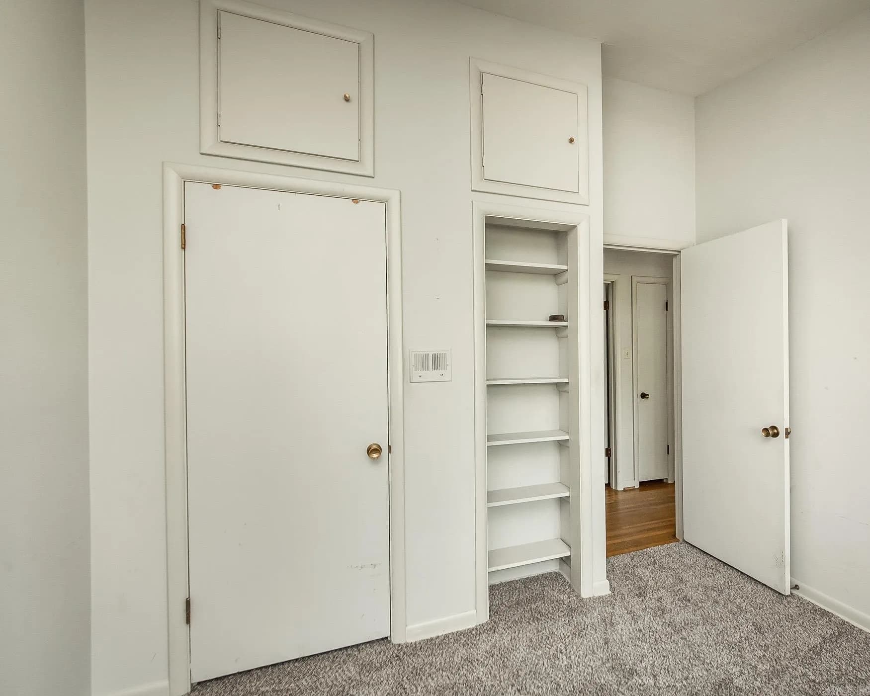 Property at 510  Bryan - Image 18