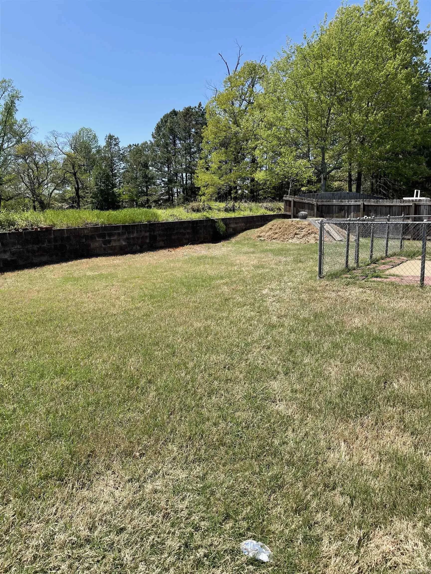 Property at 609  Earle - Image 22