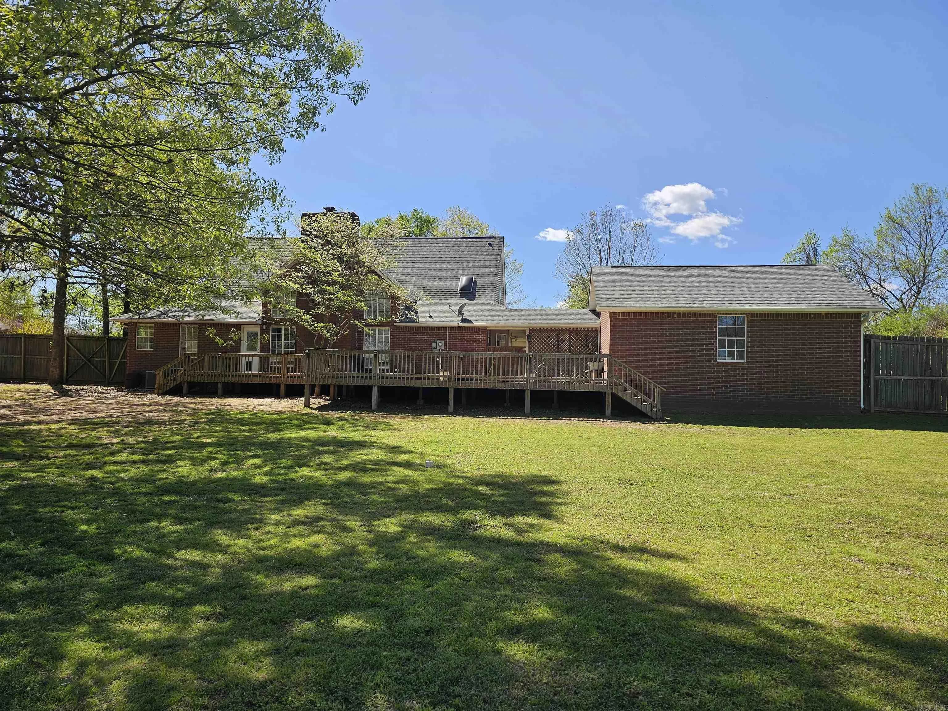 Property at 20  Mockingbird - Image 7