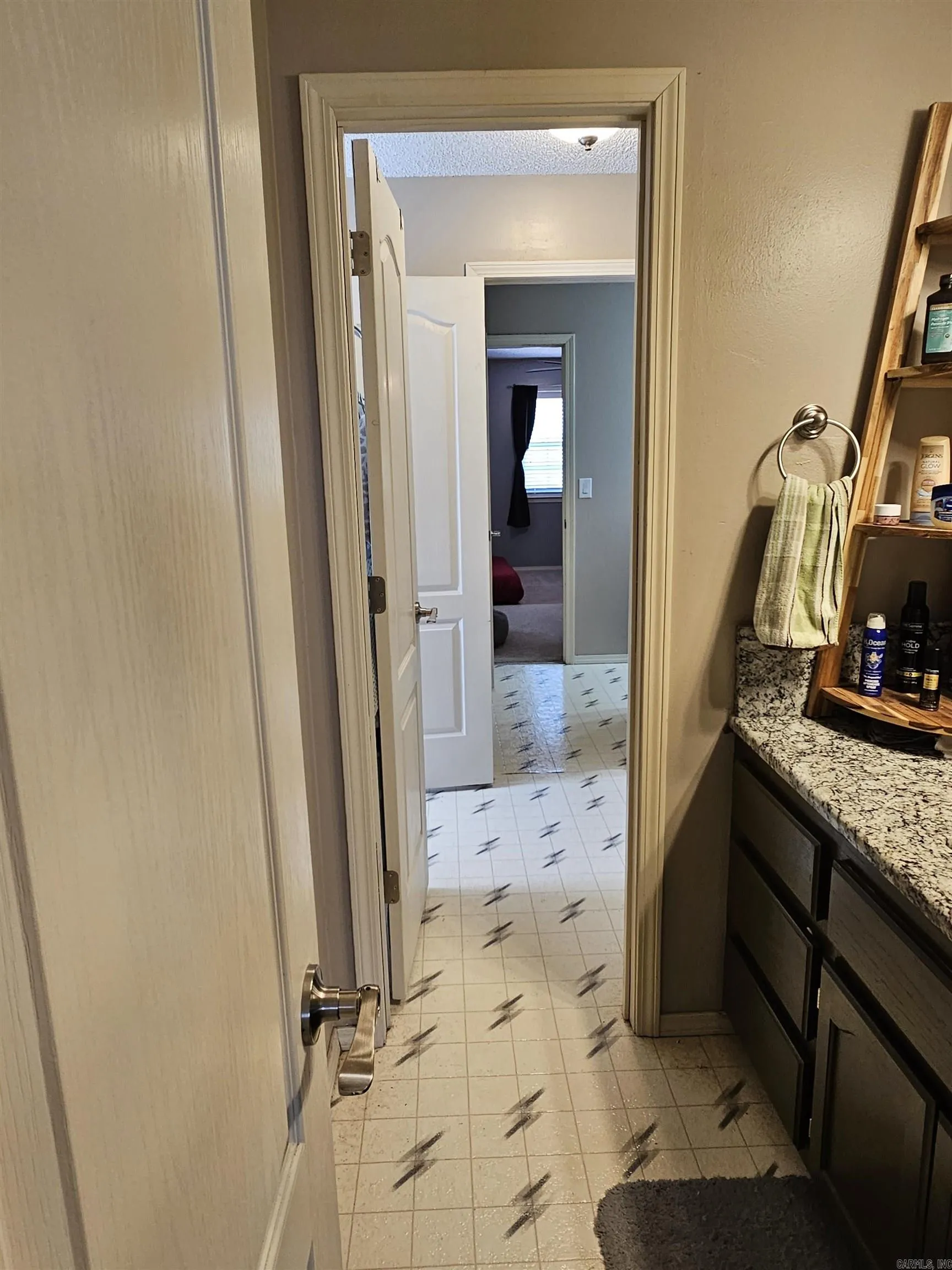 Property at 20  Mockingbird - Image 33