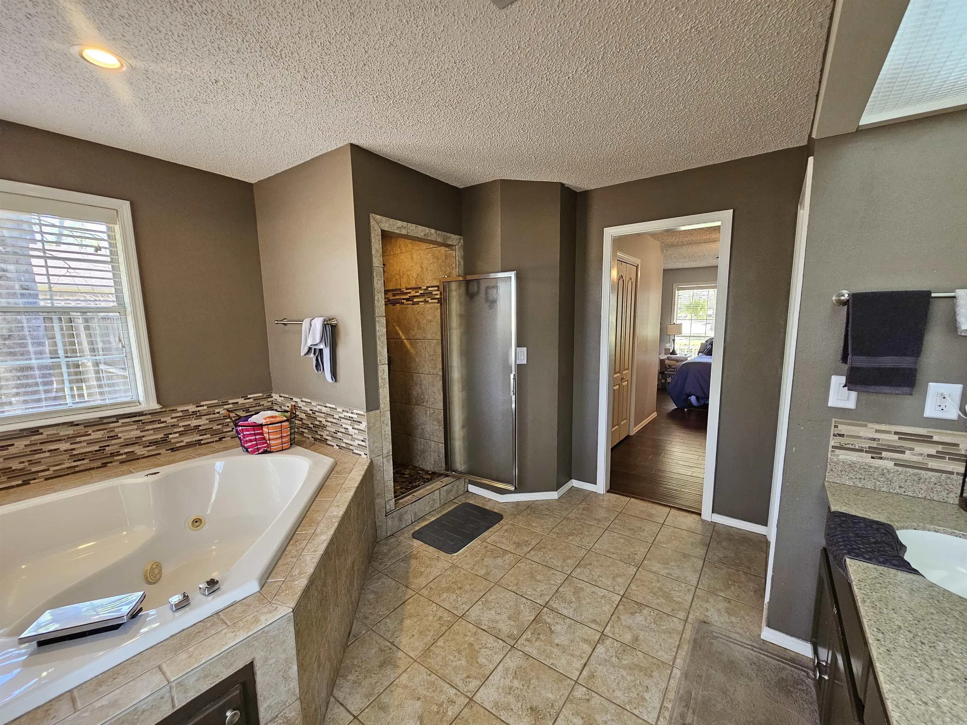 Property at 20  Mockingbird - Image 24