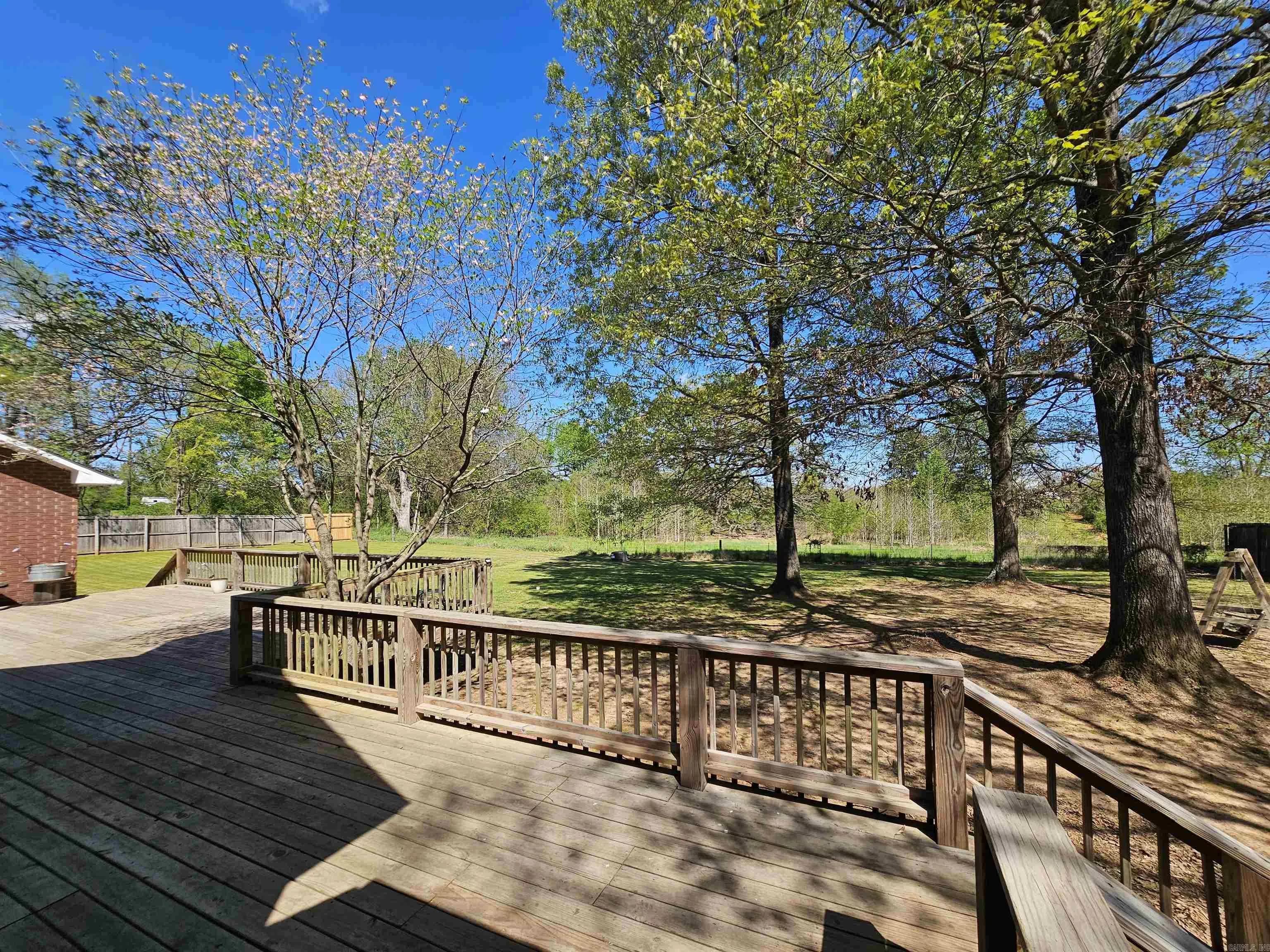 Property at 20  Mockingbird - Image 11