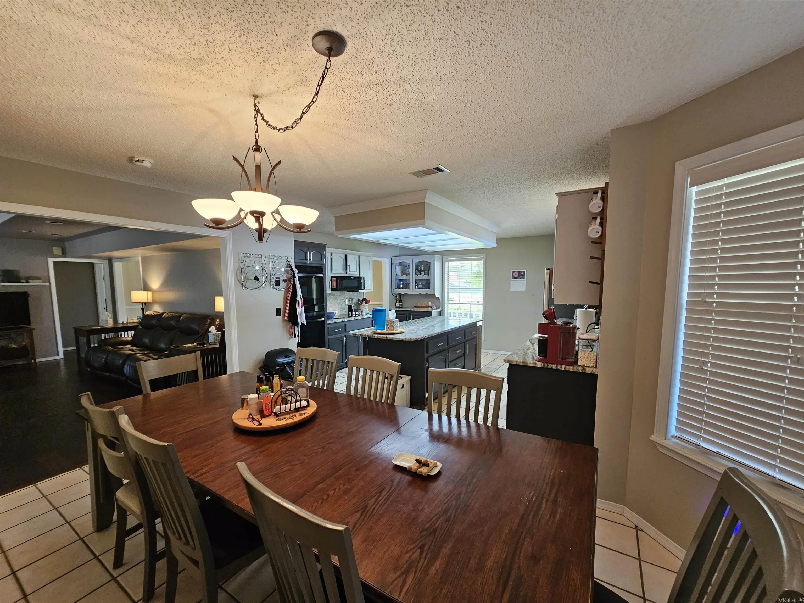 Property at 20  Mockingbird - Image 18