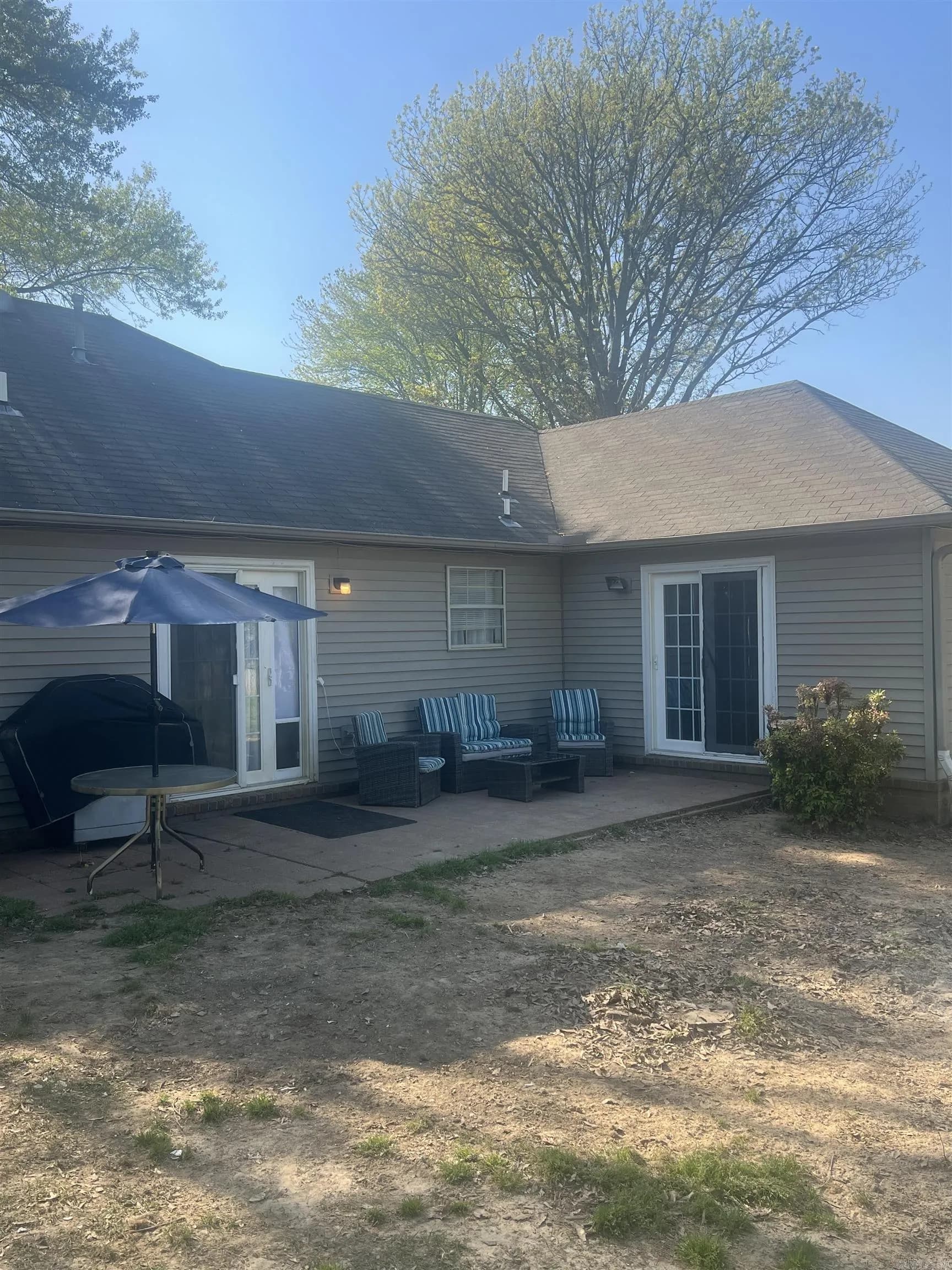 Property at 34  Sherwood - Image 25