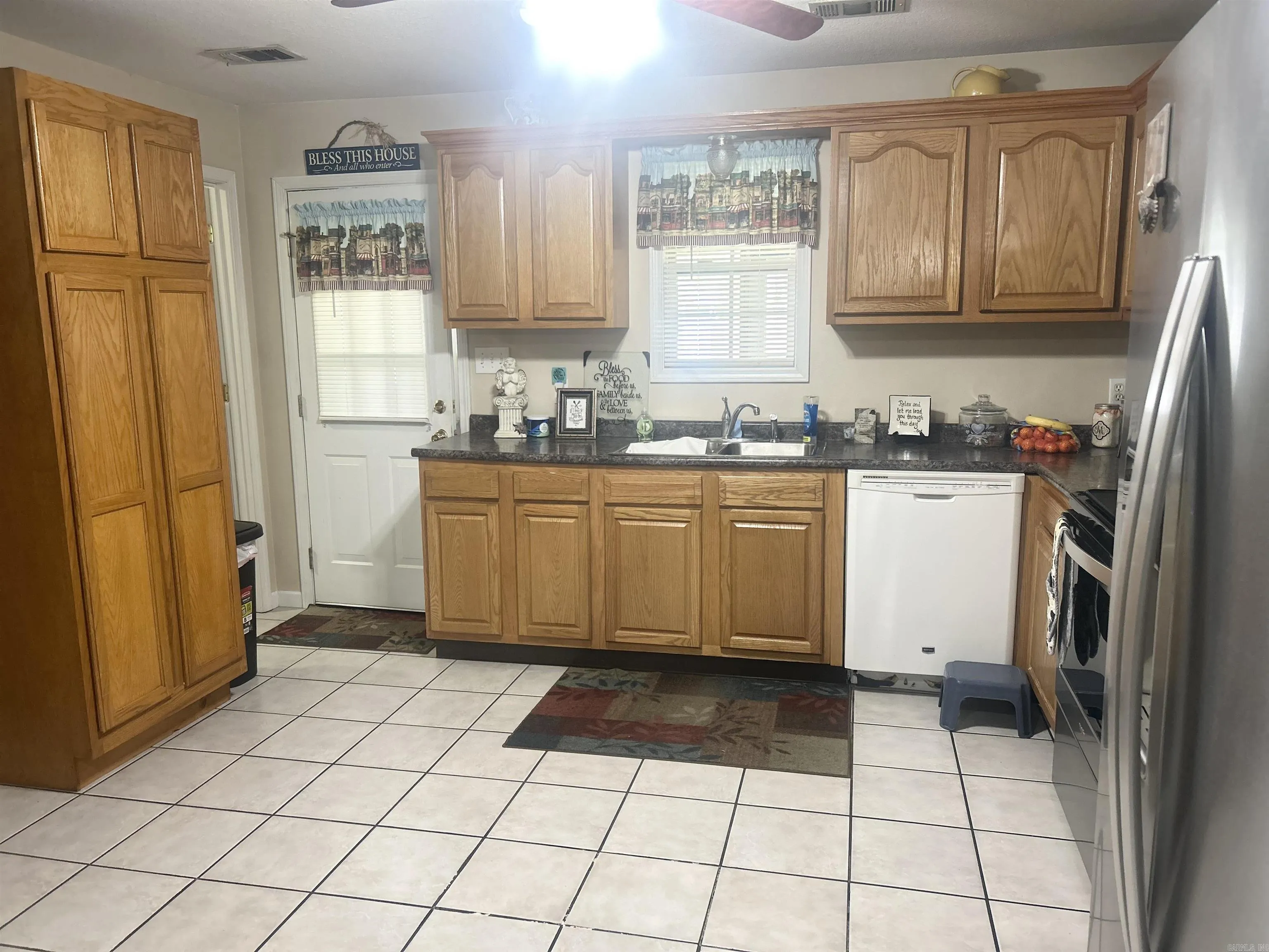 Property at 1307  Desota - Image 6