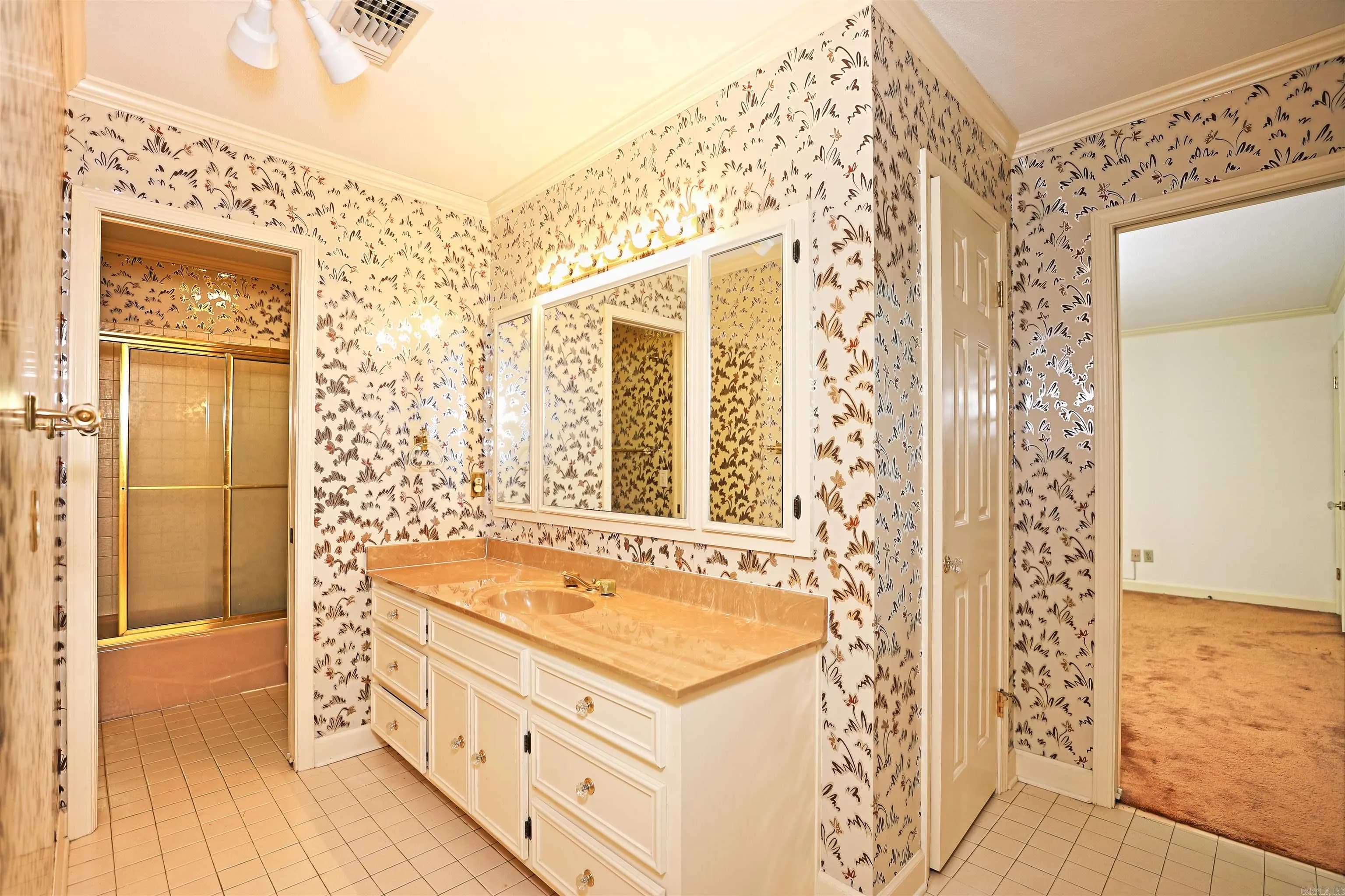Property at 3716 S Privatewood - Image 28