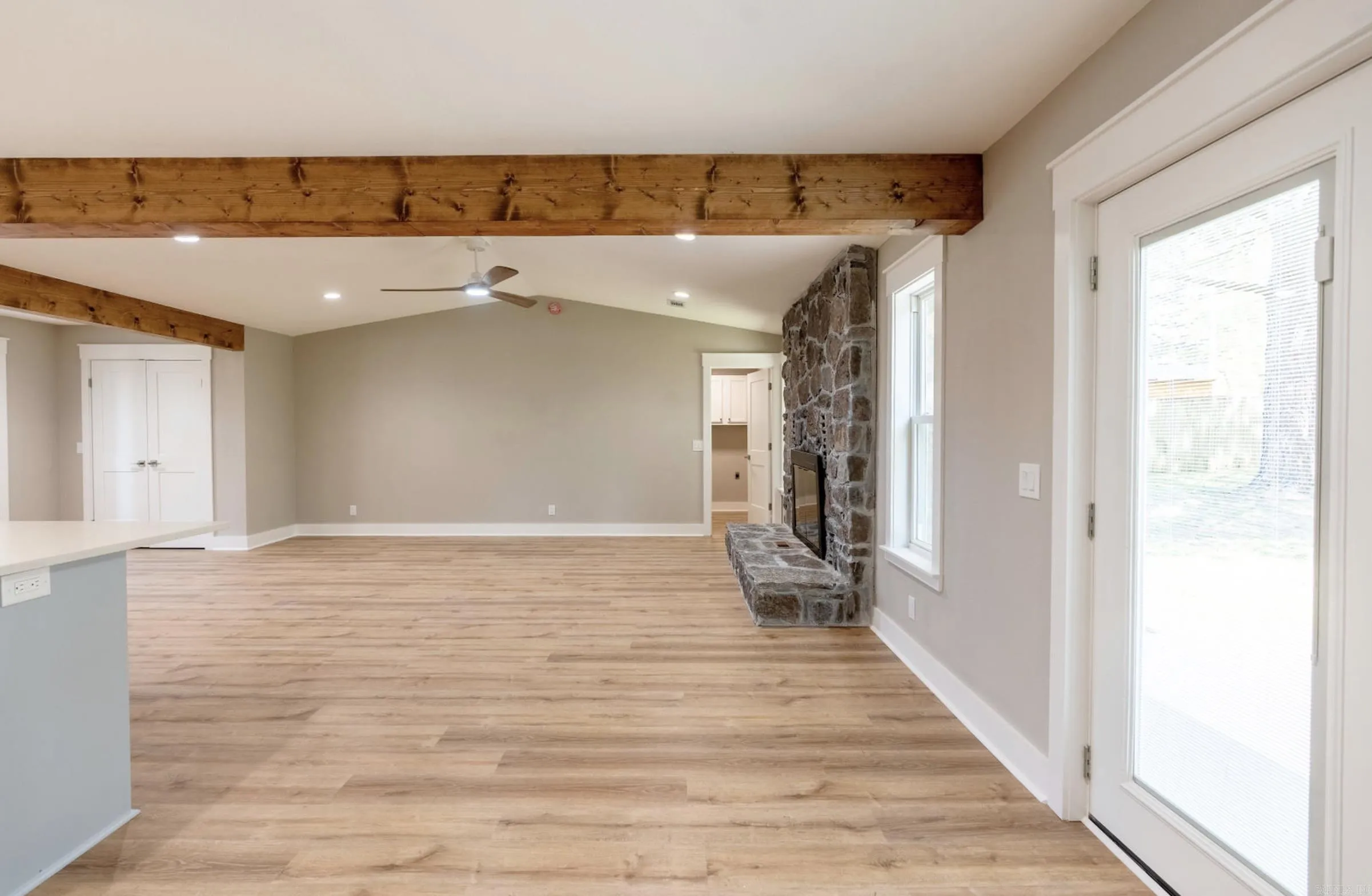 Property at 2405  Murray - Image 15