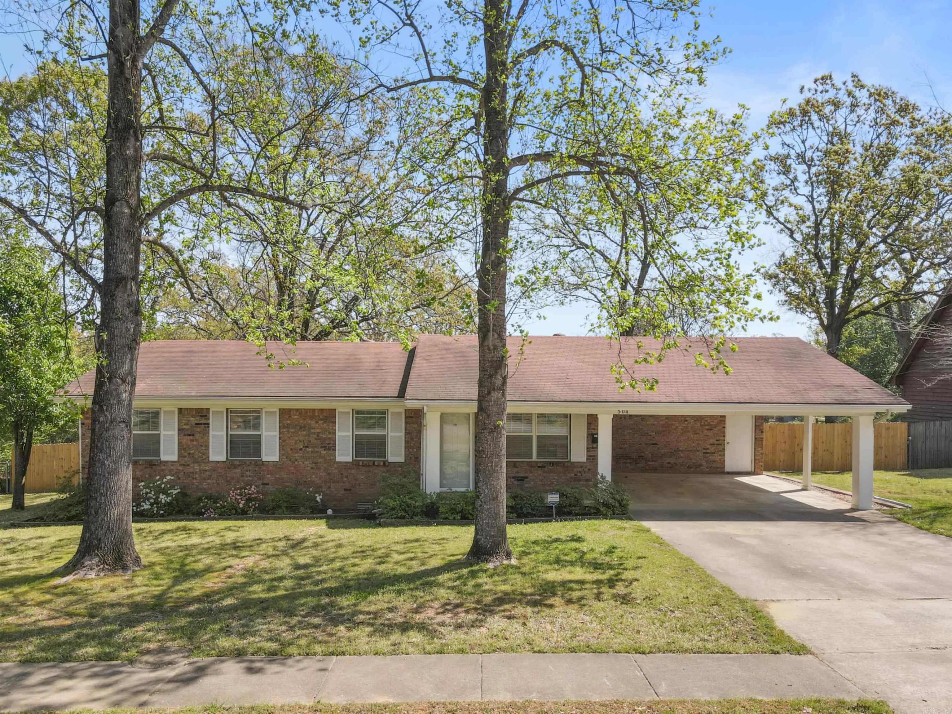 Property at 504 S Claremont - Image 6