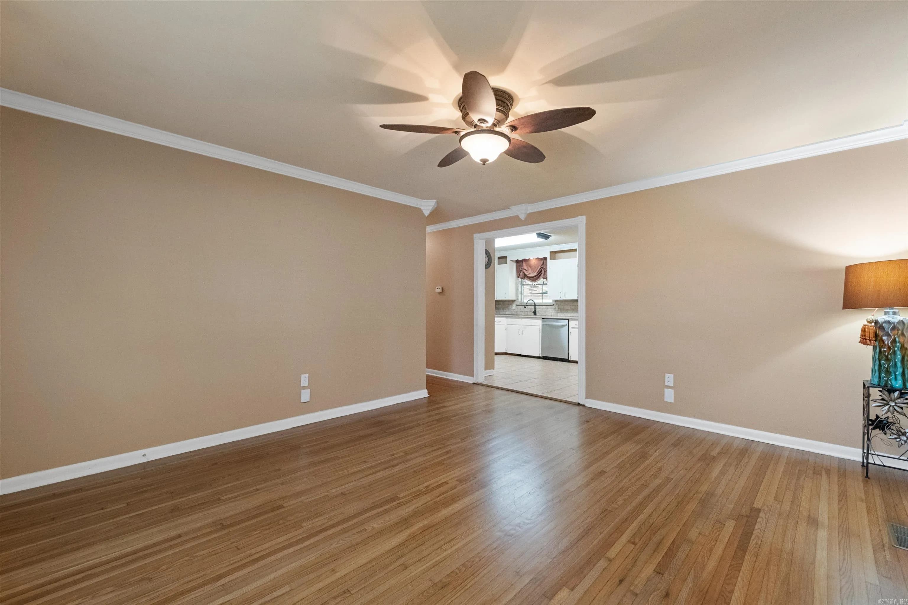 Property at 504 S Claremont - Image 8
