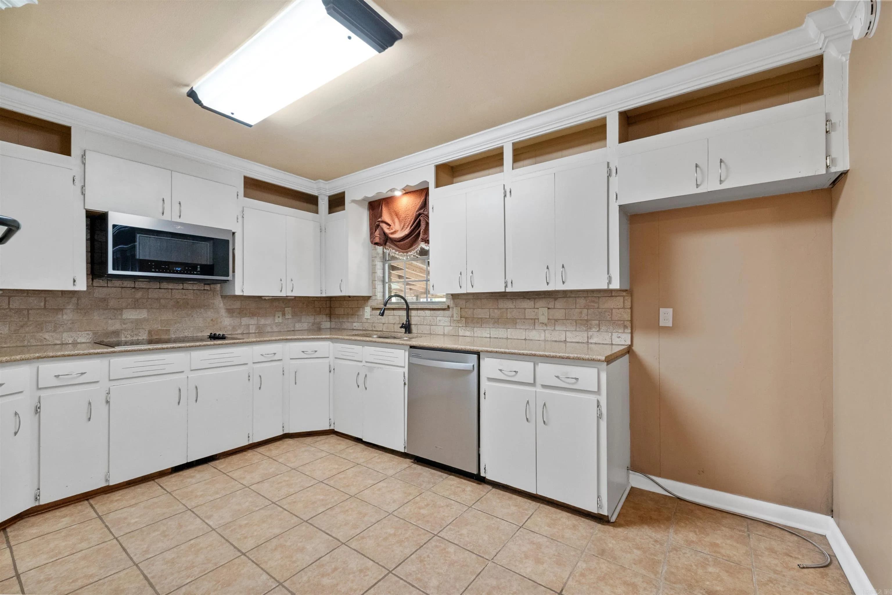 Property at 504 S Claremont - Image 10